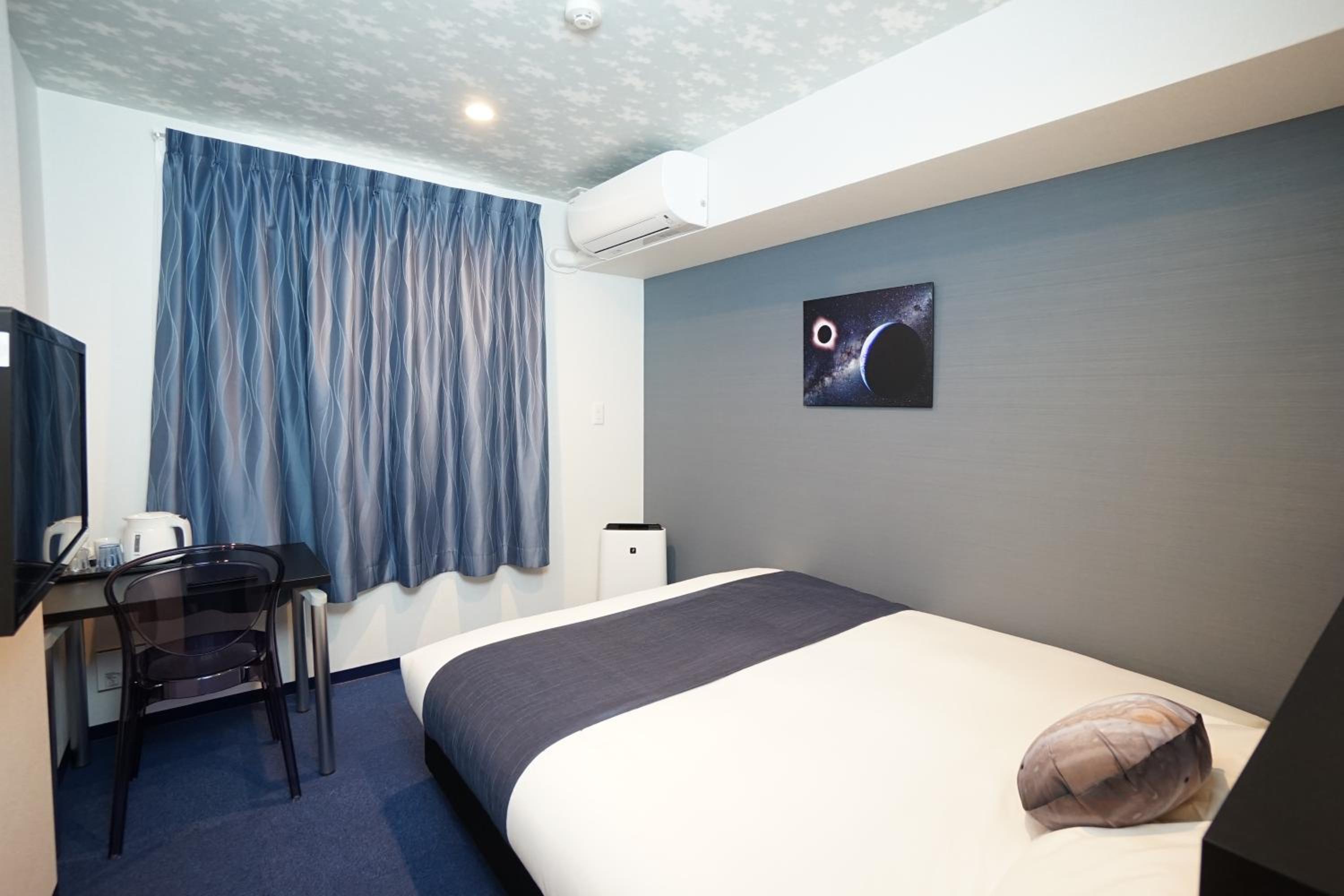 Double Room - Non-Smoking  photo 2