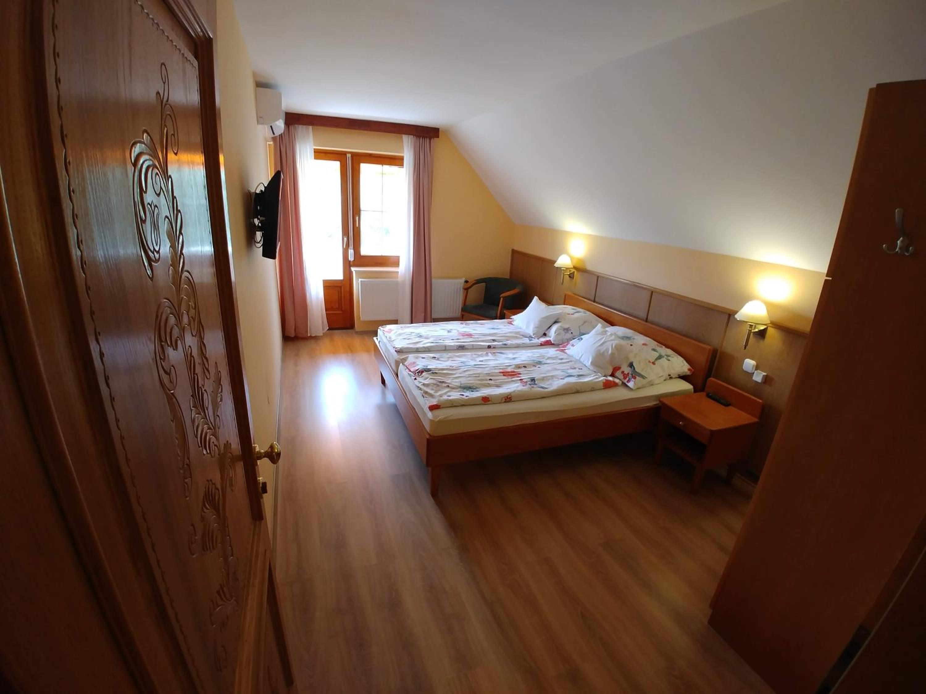 Apartment with Balcony photo 1