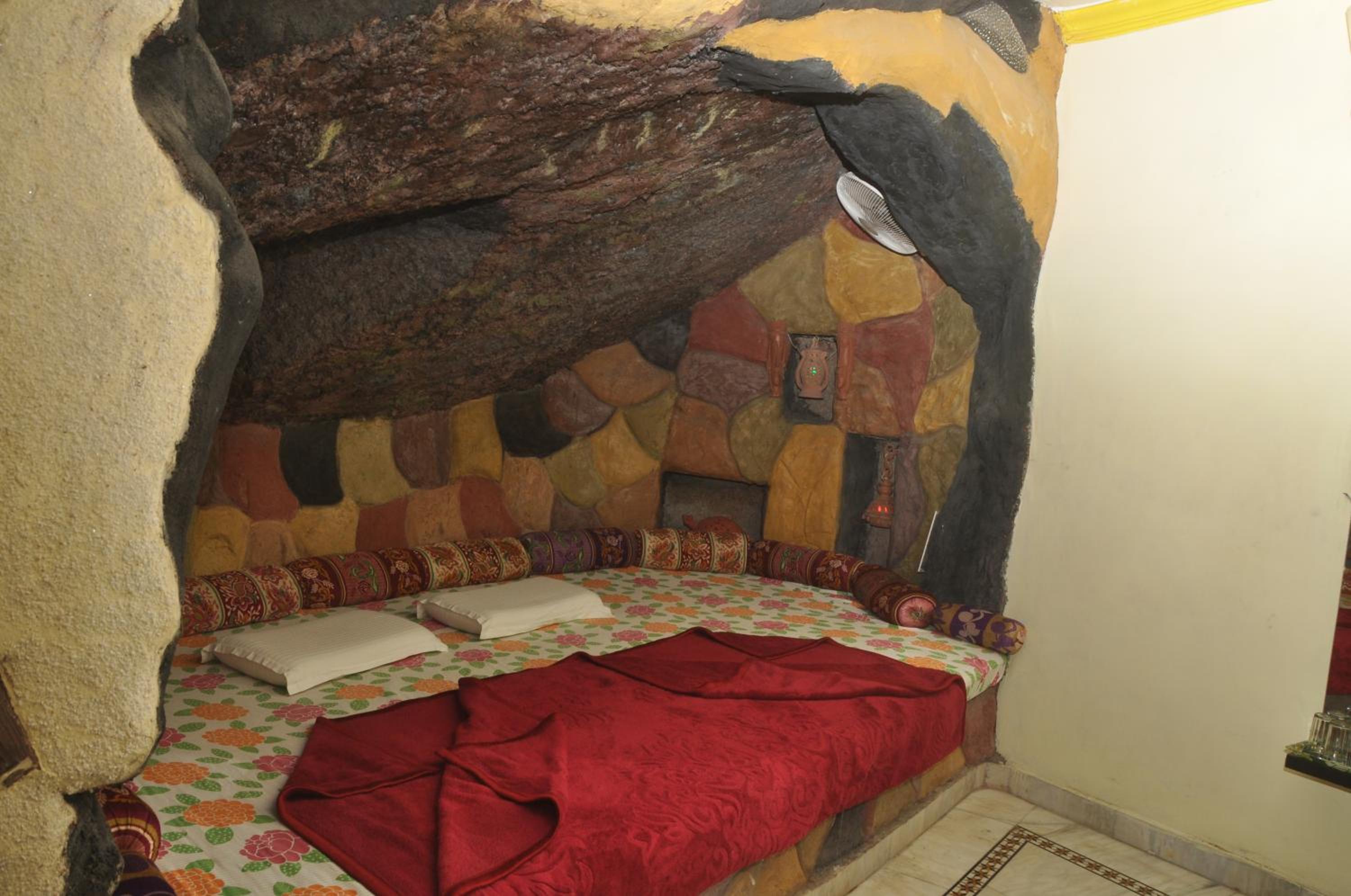 Deluxe Suite - Photo 2