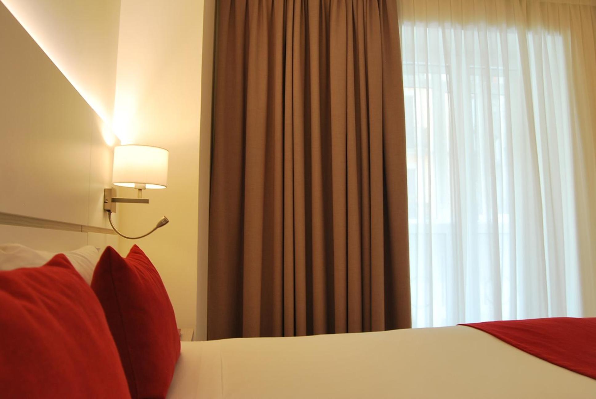 Double or Twin Room with Old Town View - Photo 21
