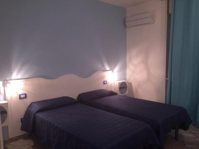 Economy Twin Room photo 1