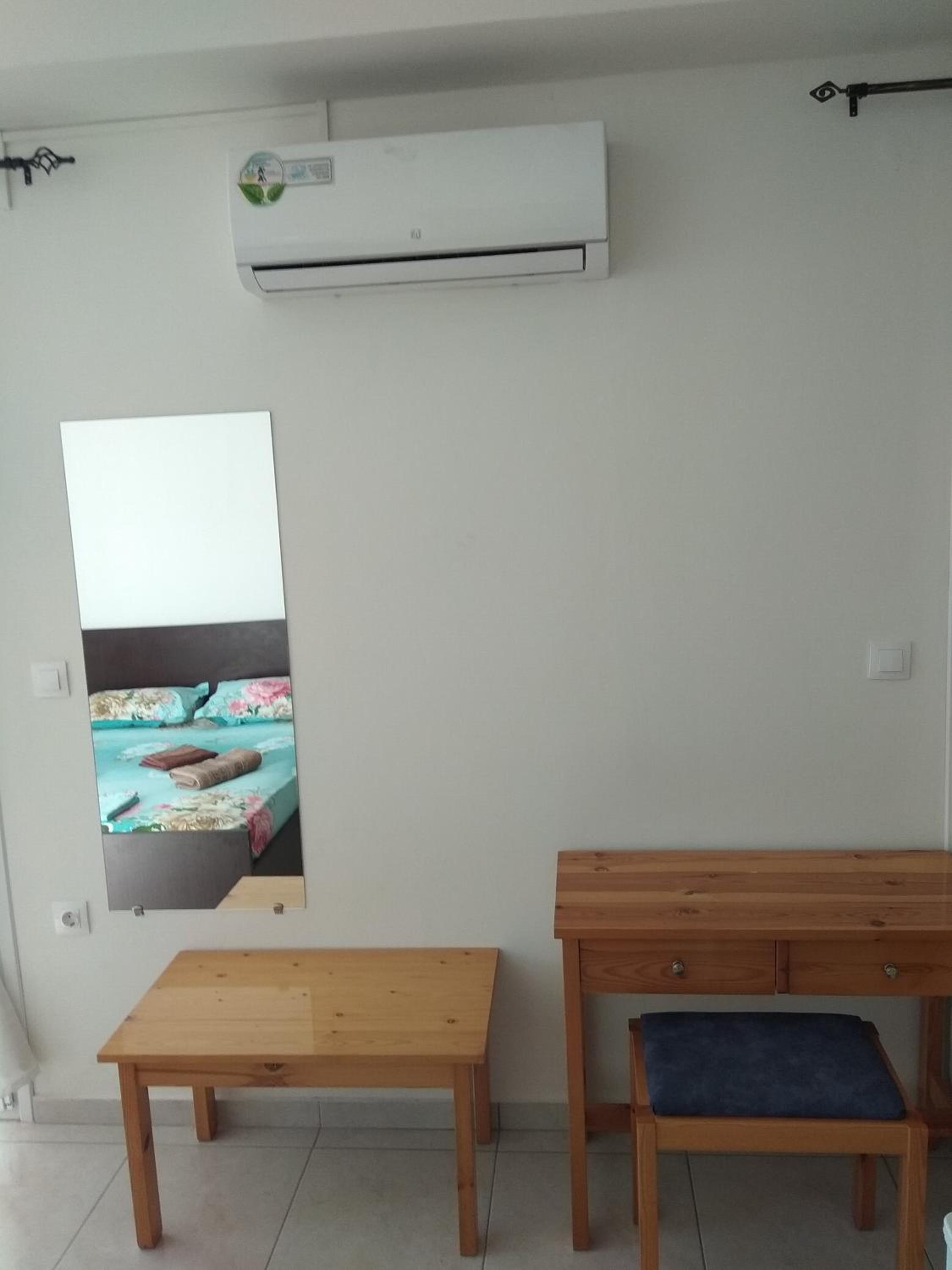 Double Room with Balcony - Photo 11