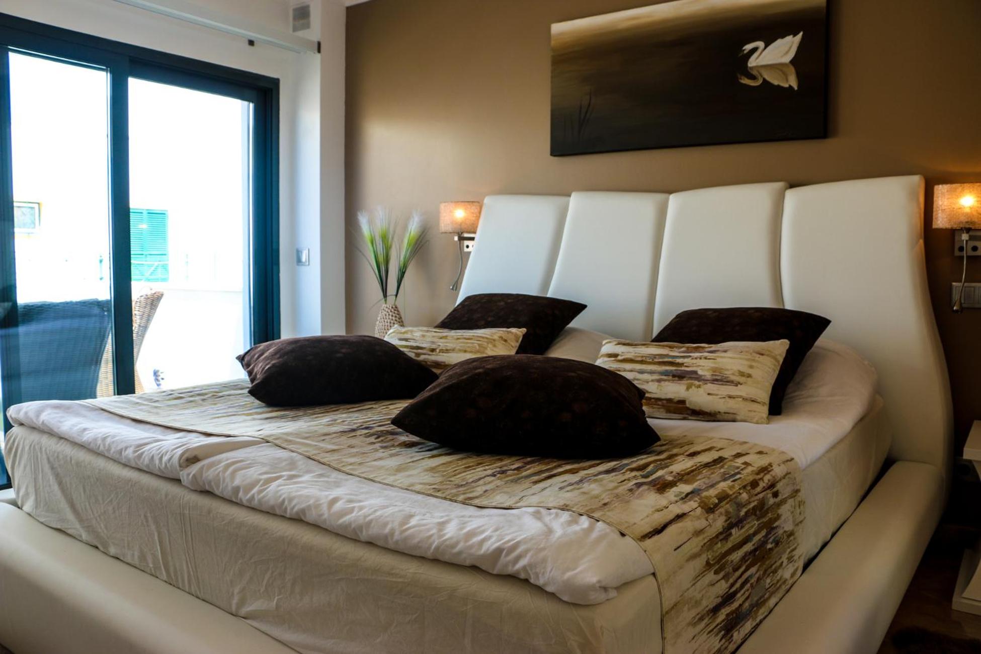 Deluxe Suite with Sea View photo 2