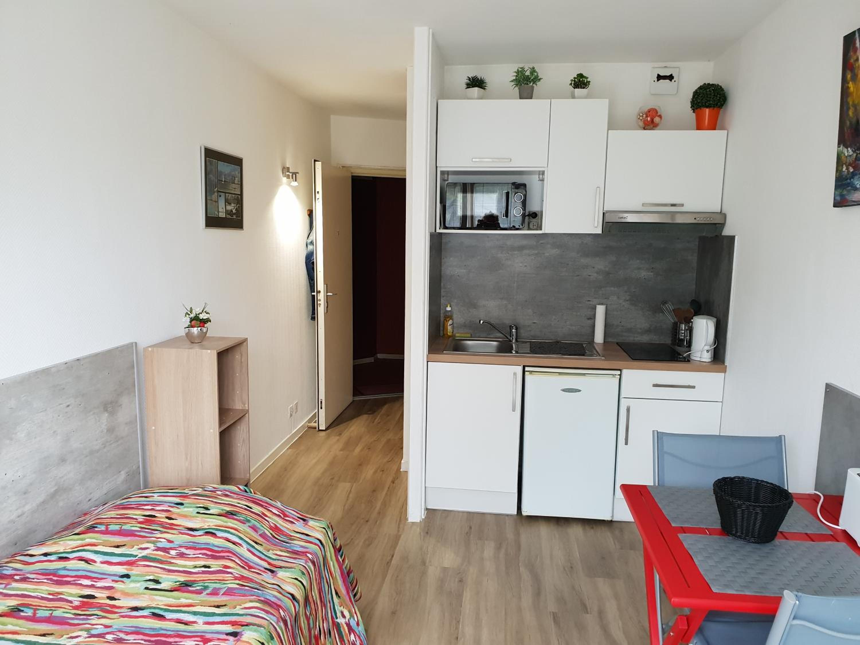 Studio Apartment