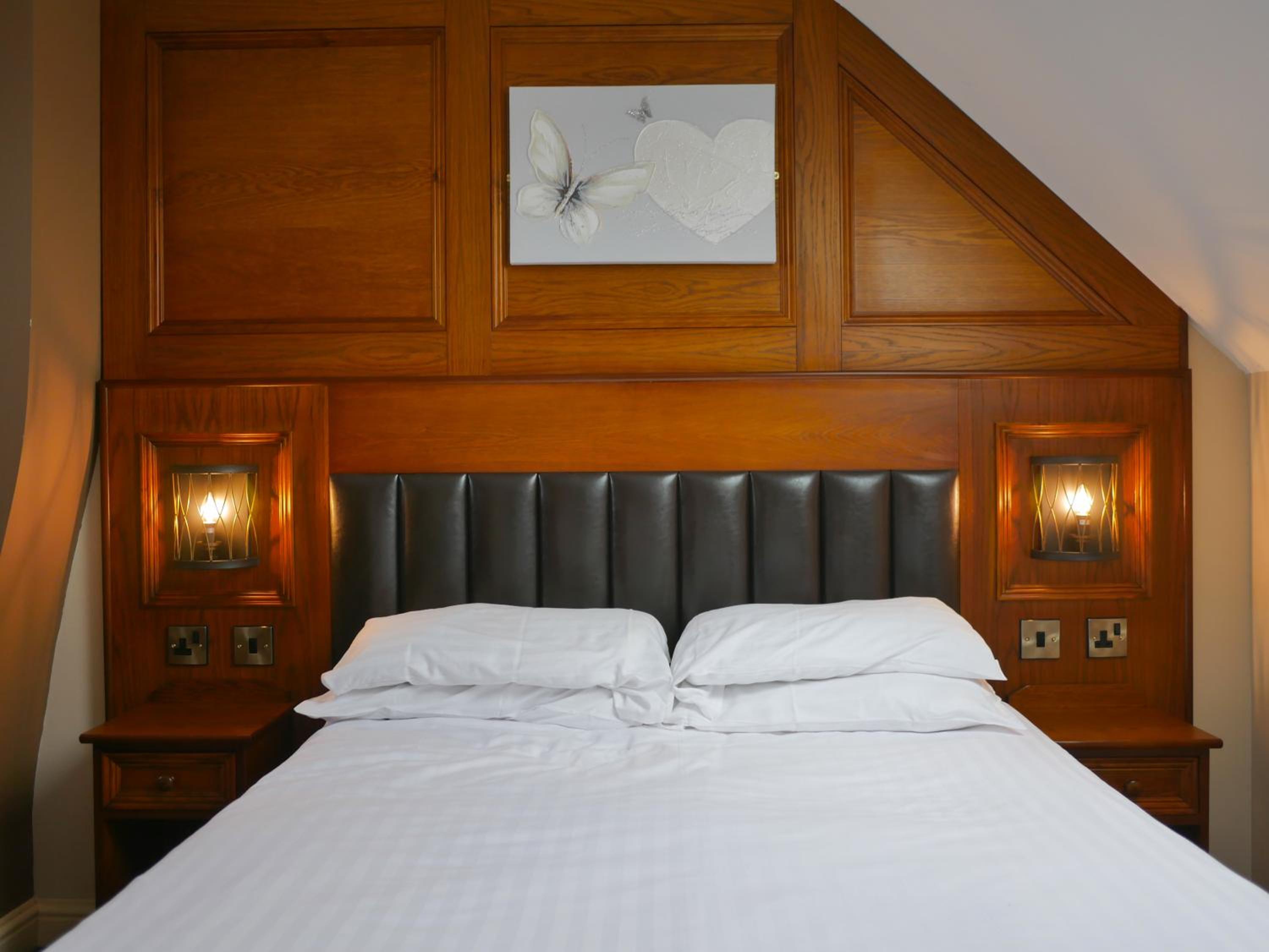 Deluxe Double Room with Shower - Photo 1