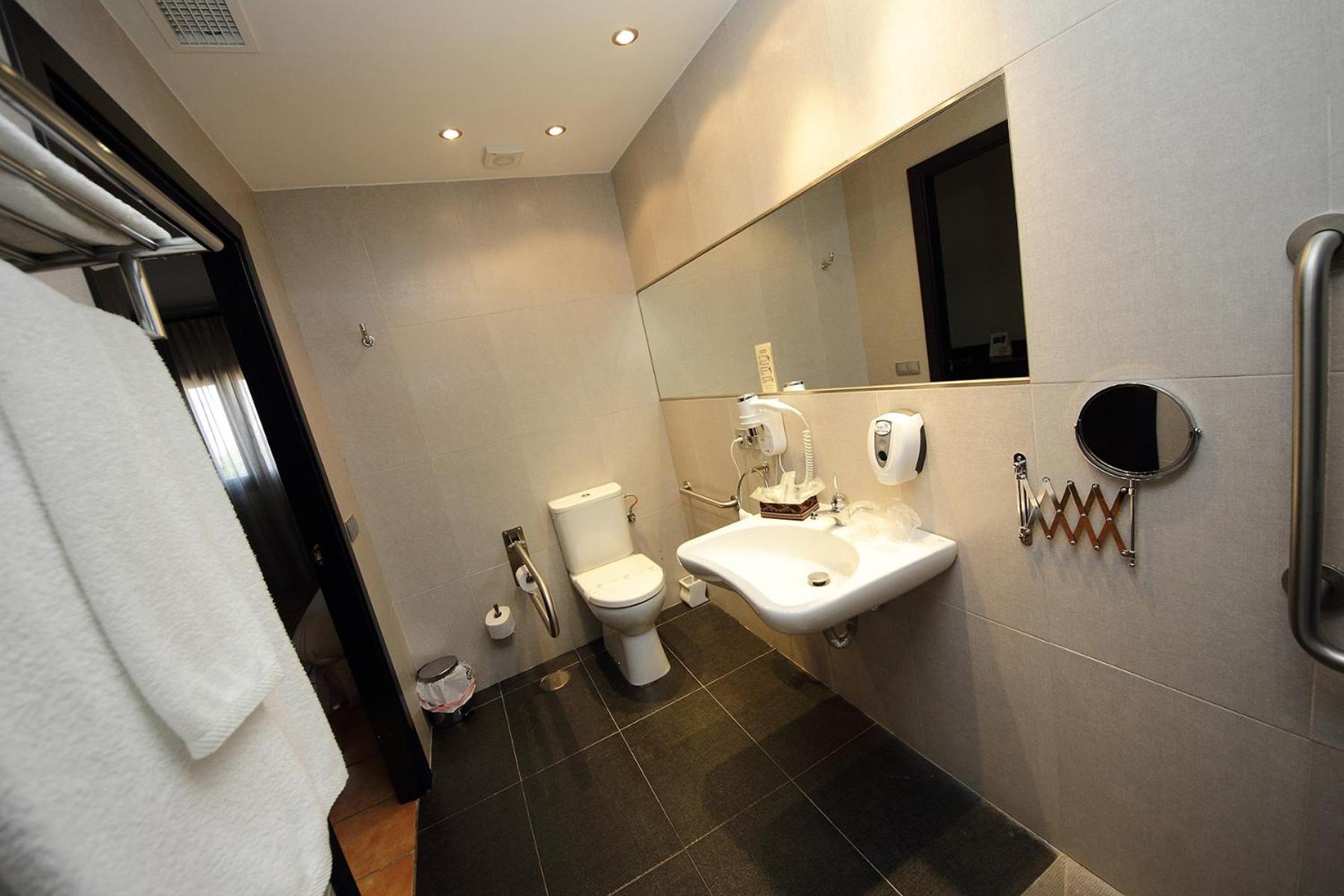 Double or Twin Room photo 2