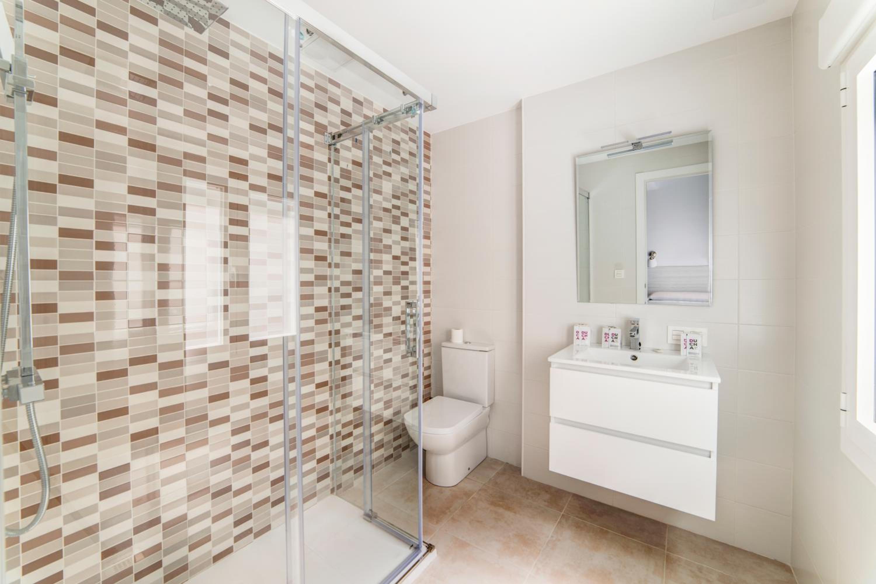 Triple Room with Bathroom - Photo 5
