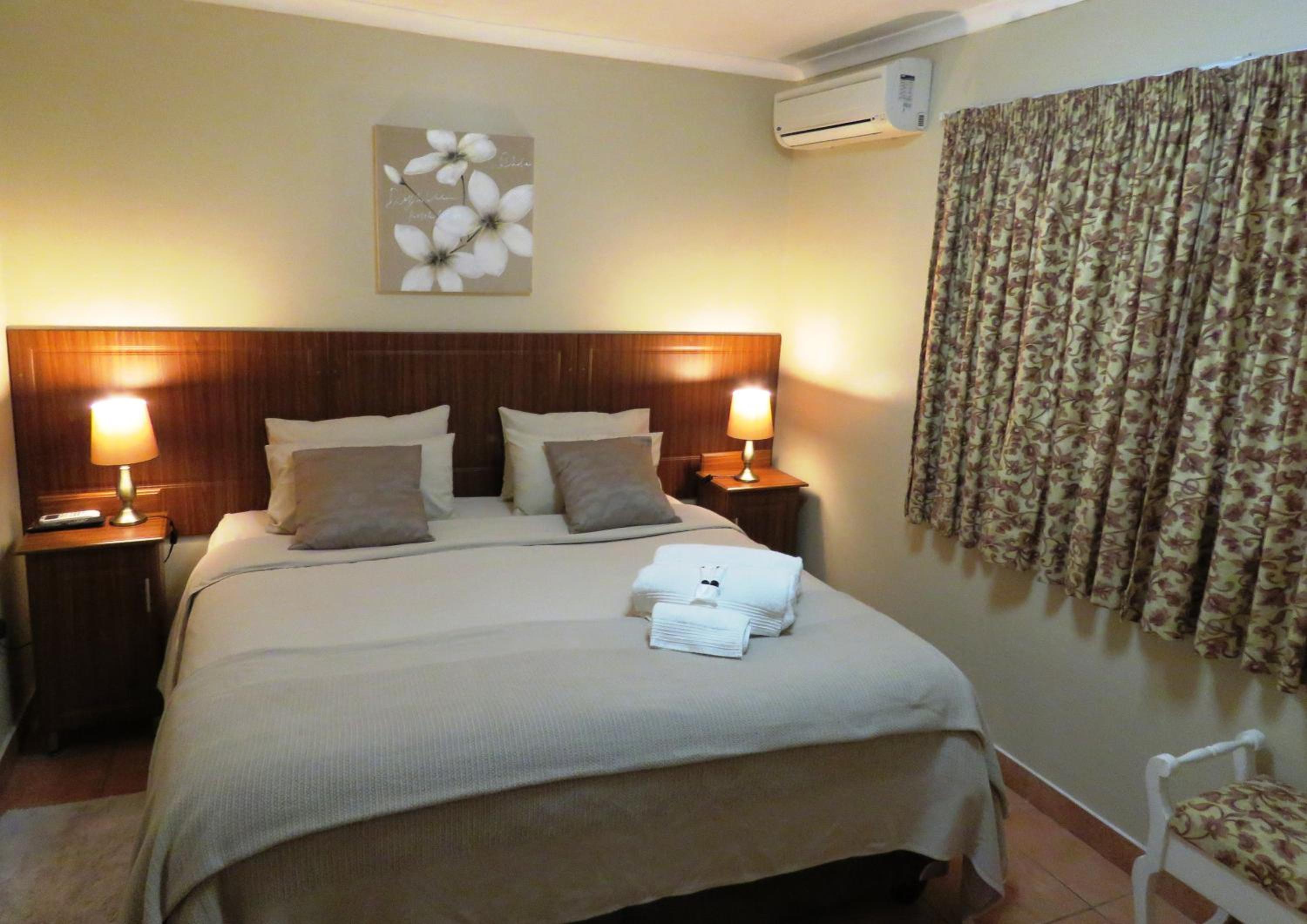 King Suite With Pool View photo 3