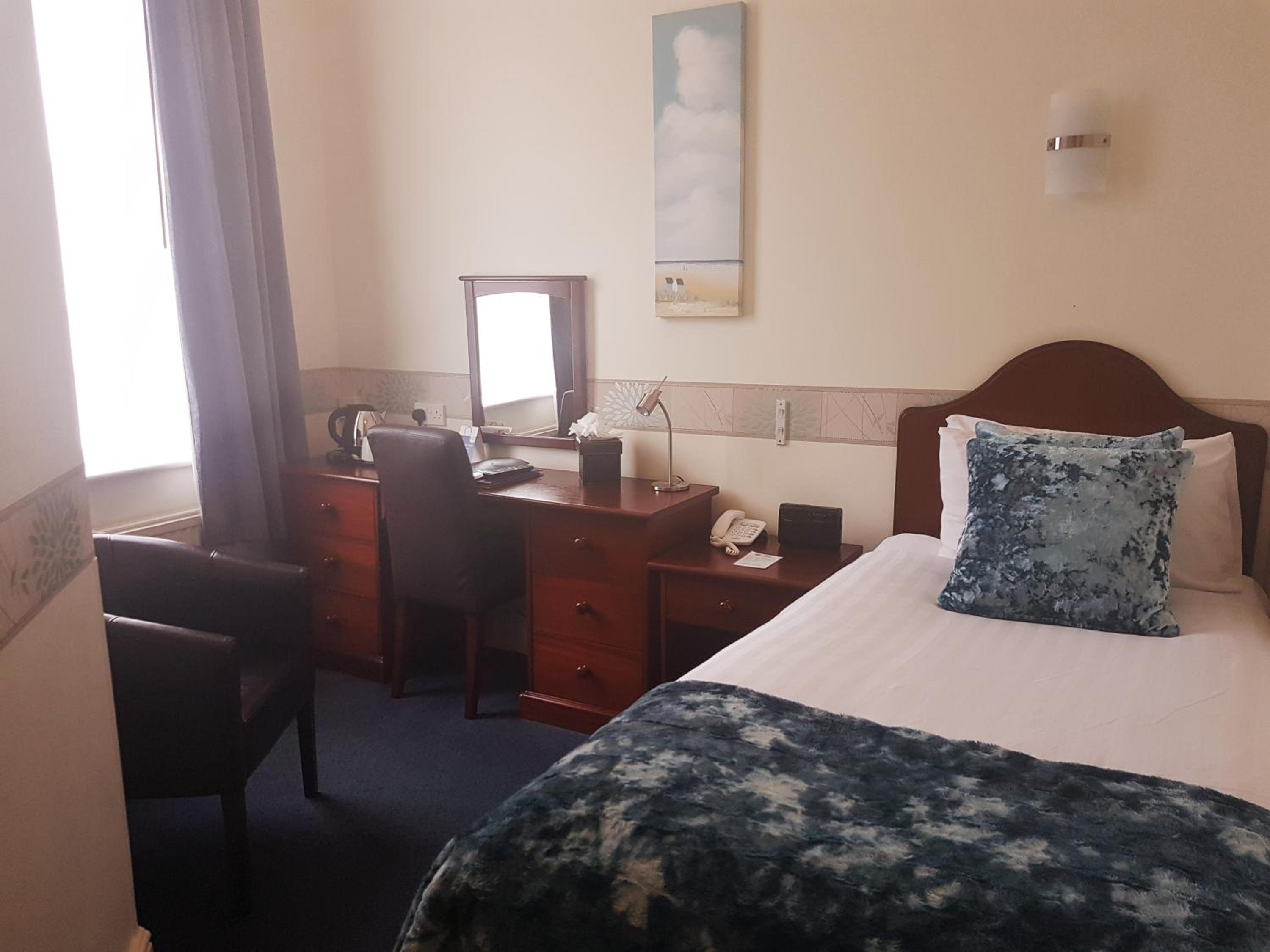 Standard Single Room - Non-Smoking photo 3
