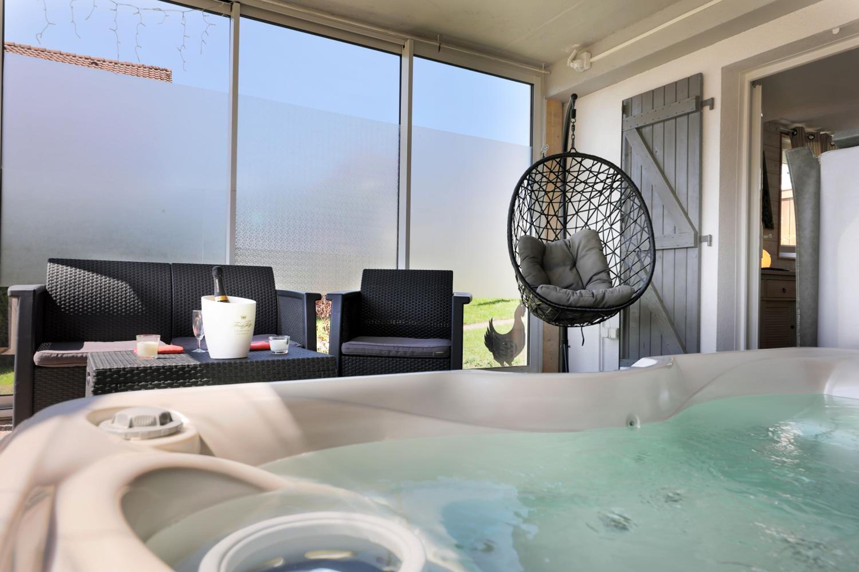 Double Room with Terrace and Private Hot Tub