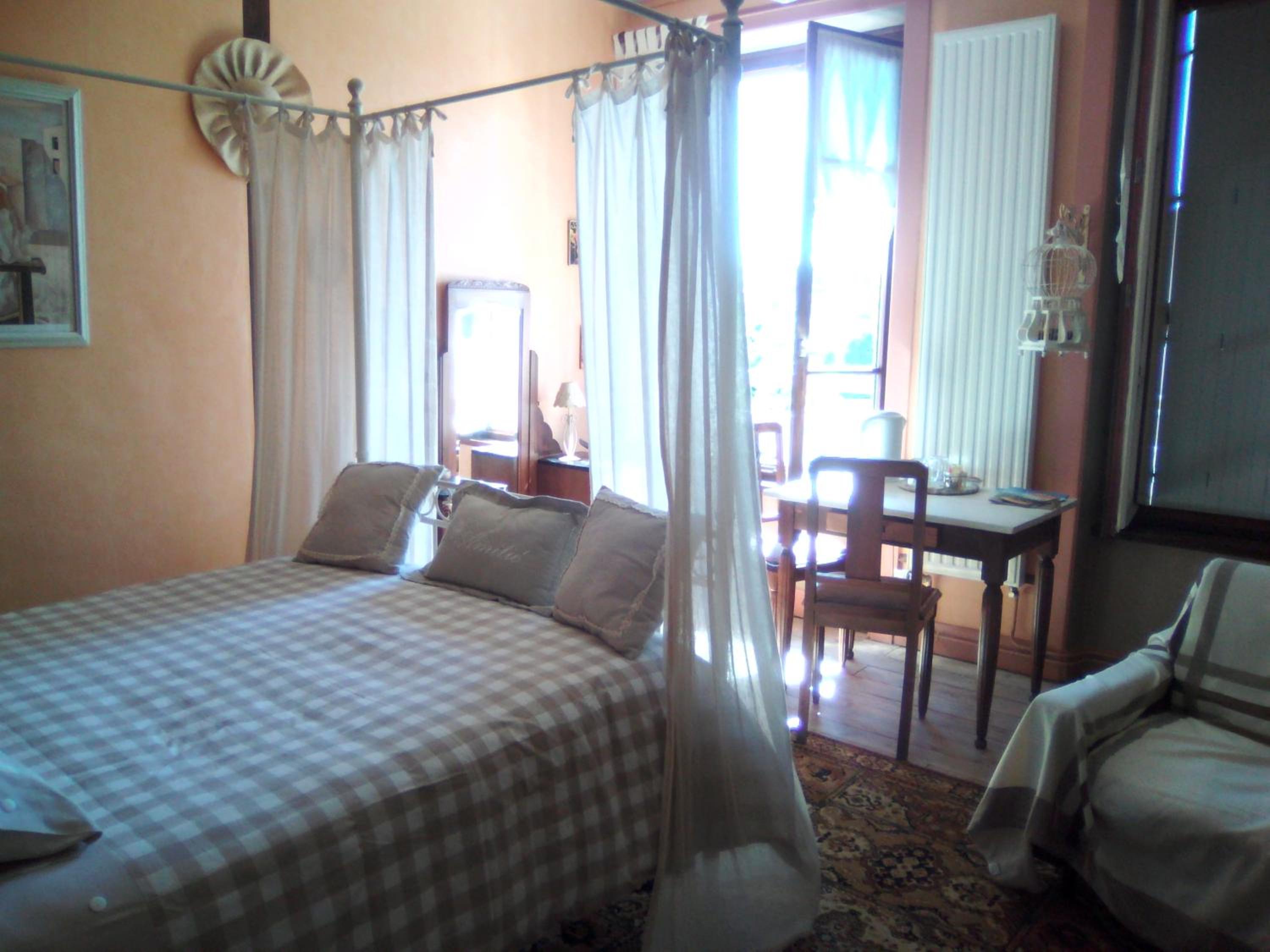 Double Room - Photo 4