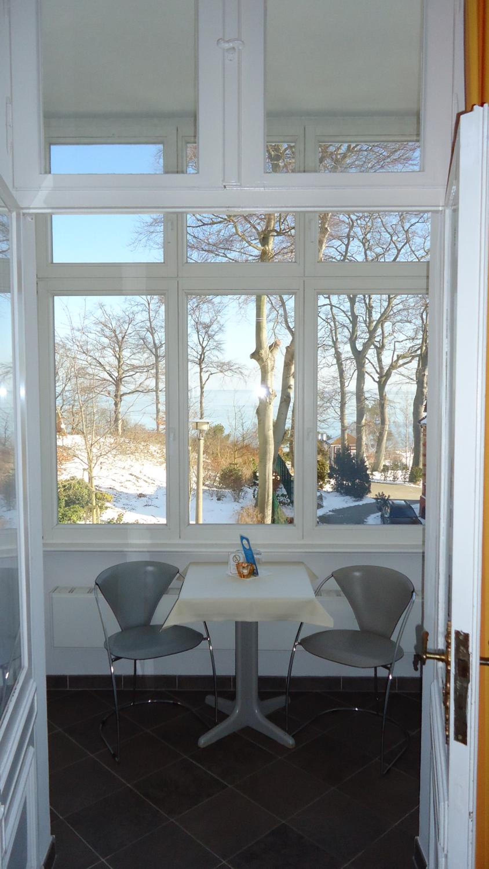 Family Room (2 Adults + 2 Children)