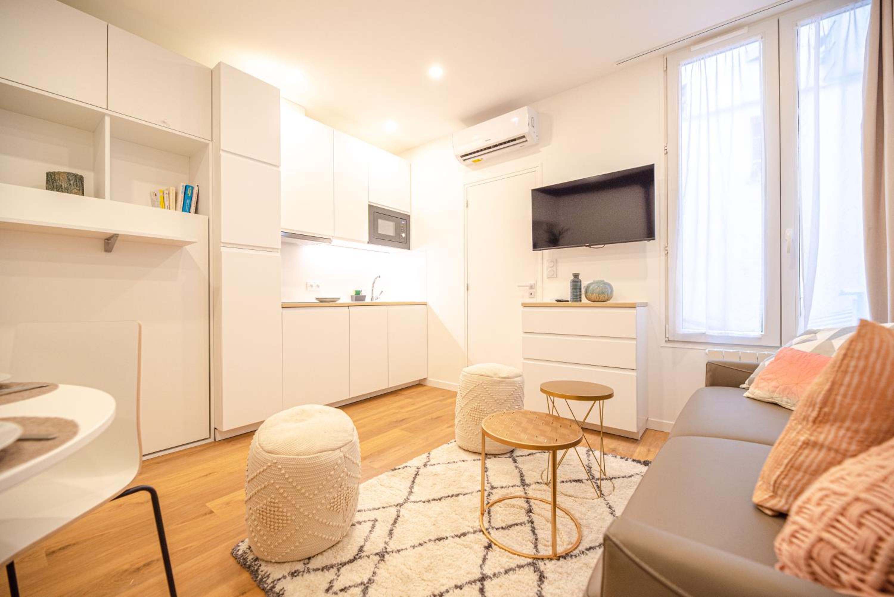 Deluxe Apartment photo 2
