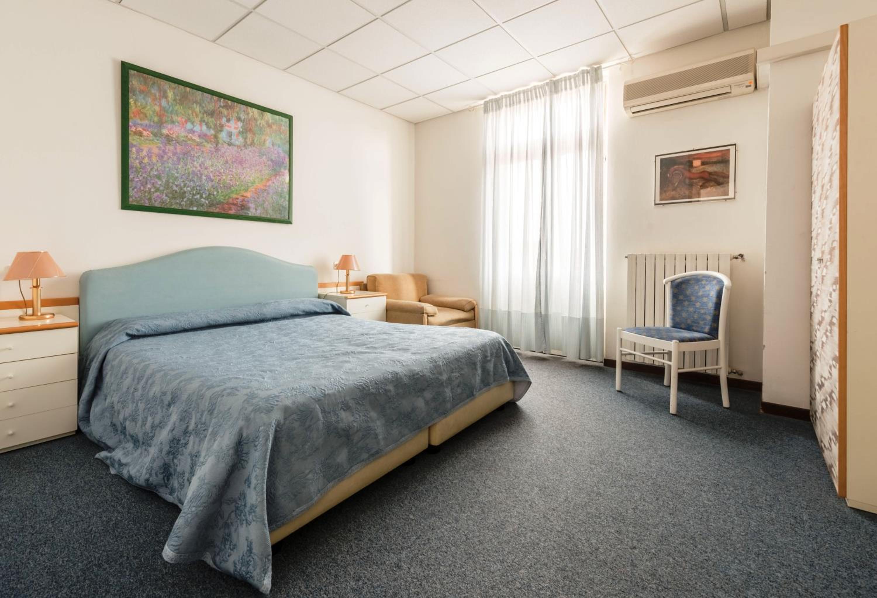 Standard Double or Twin Room photo 2