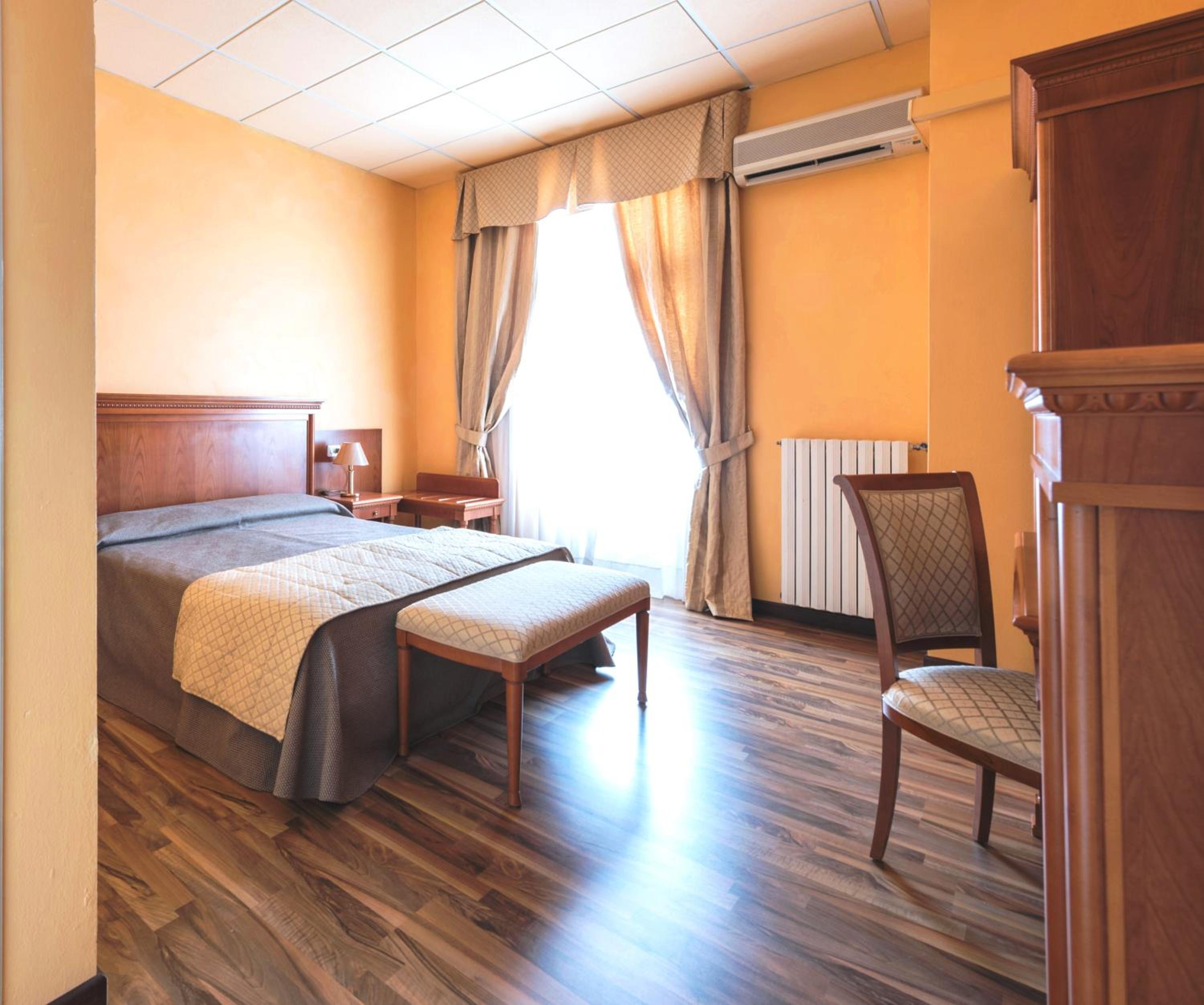 Superior Double or Twin Room - Photo 6