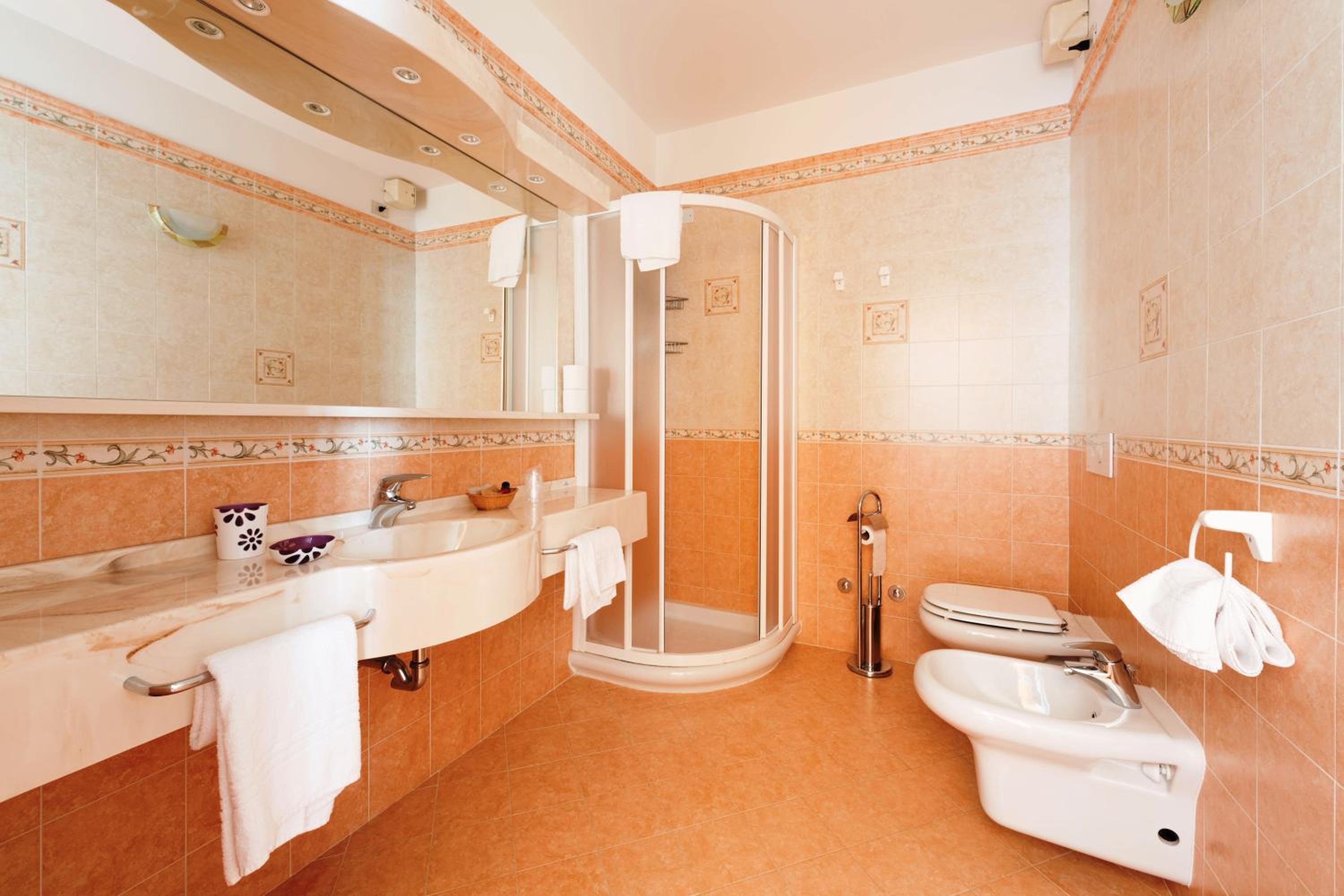 Superior Double or Twin Room - Photo 11