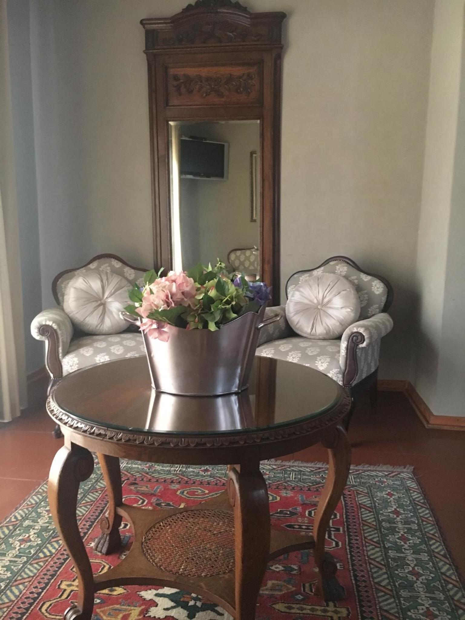 Executive Suite - Photo 8