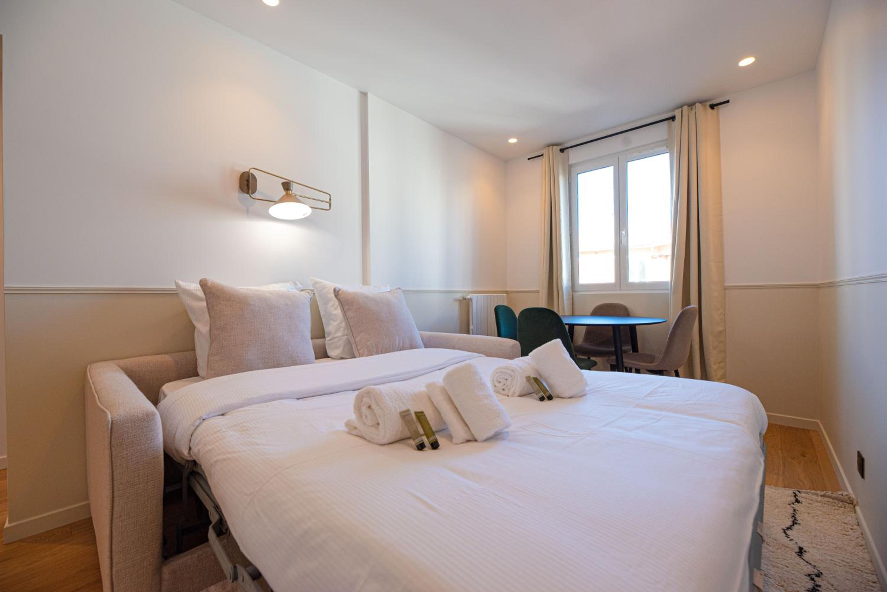 Deluxe Apartment