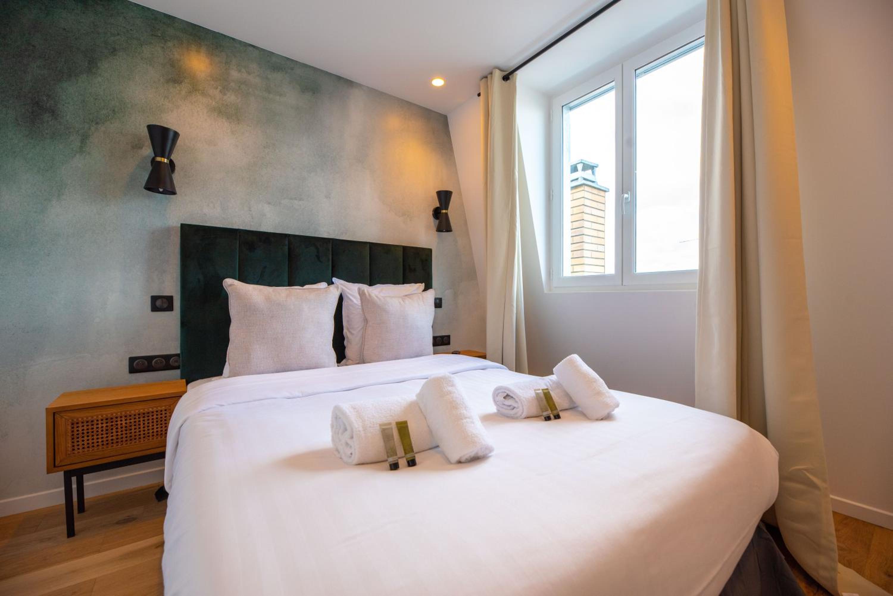 Deluxe Apartment
