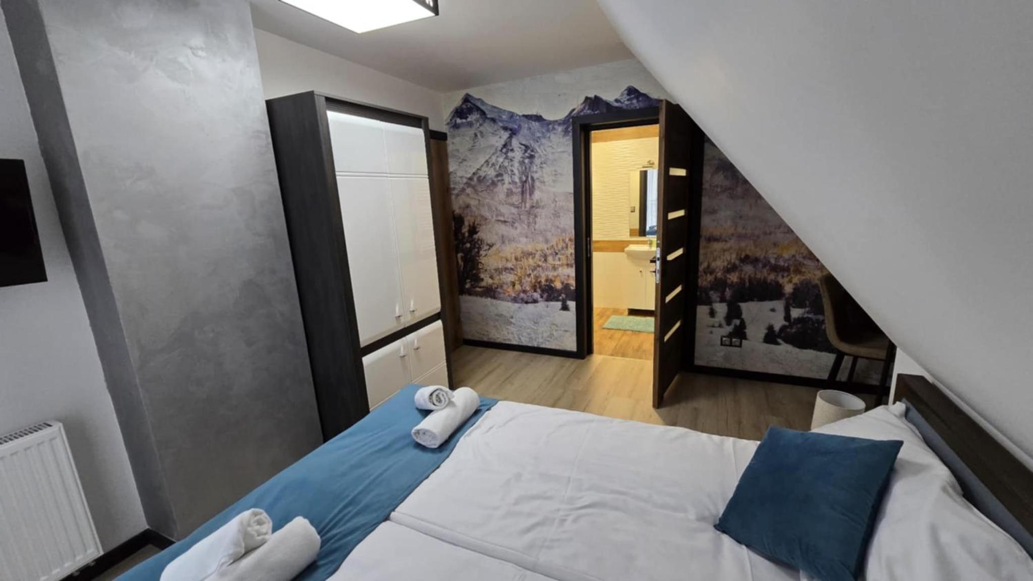 Double Room with Private Bathroom