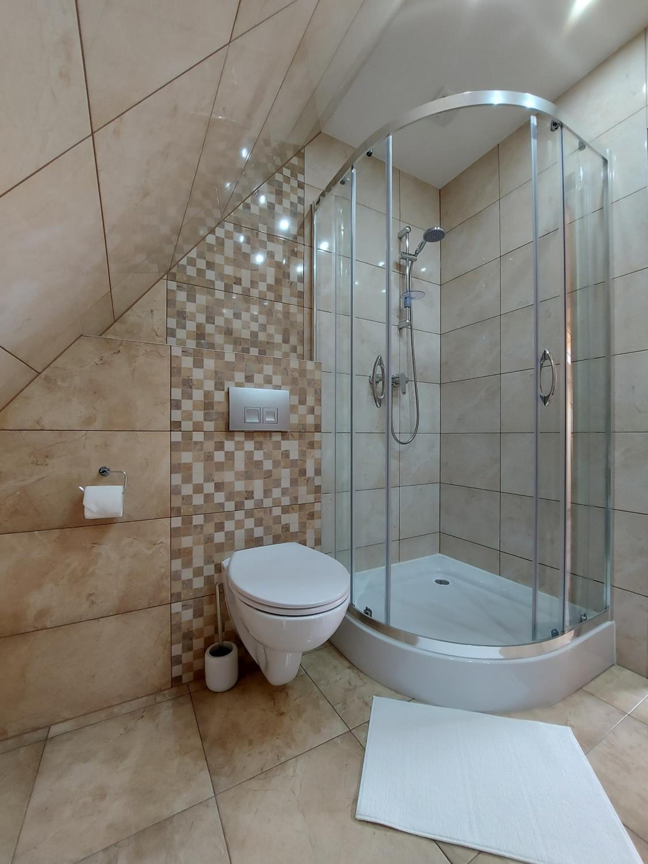 Quadruple Room with Private Bathroom