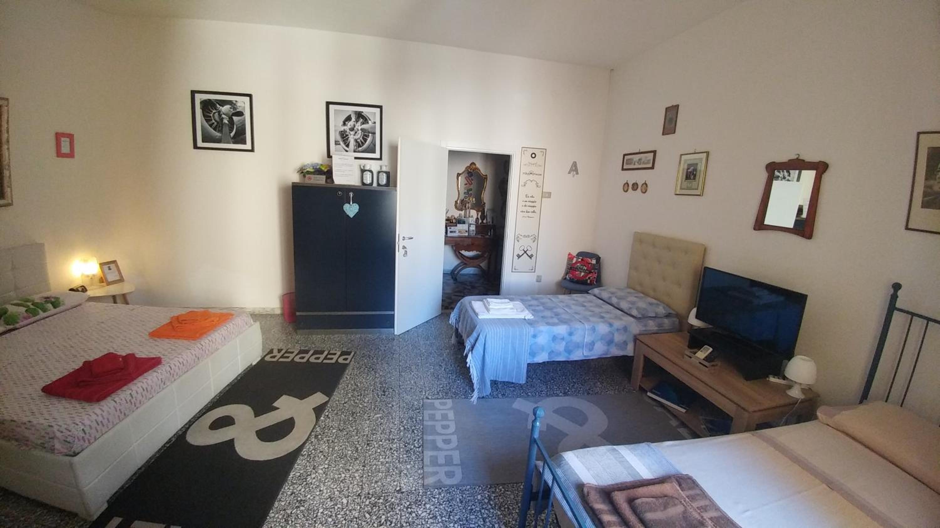 Quadruple Room with External Private Bathroom