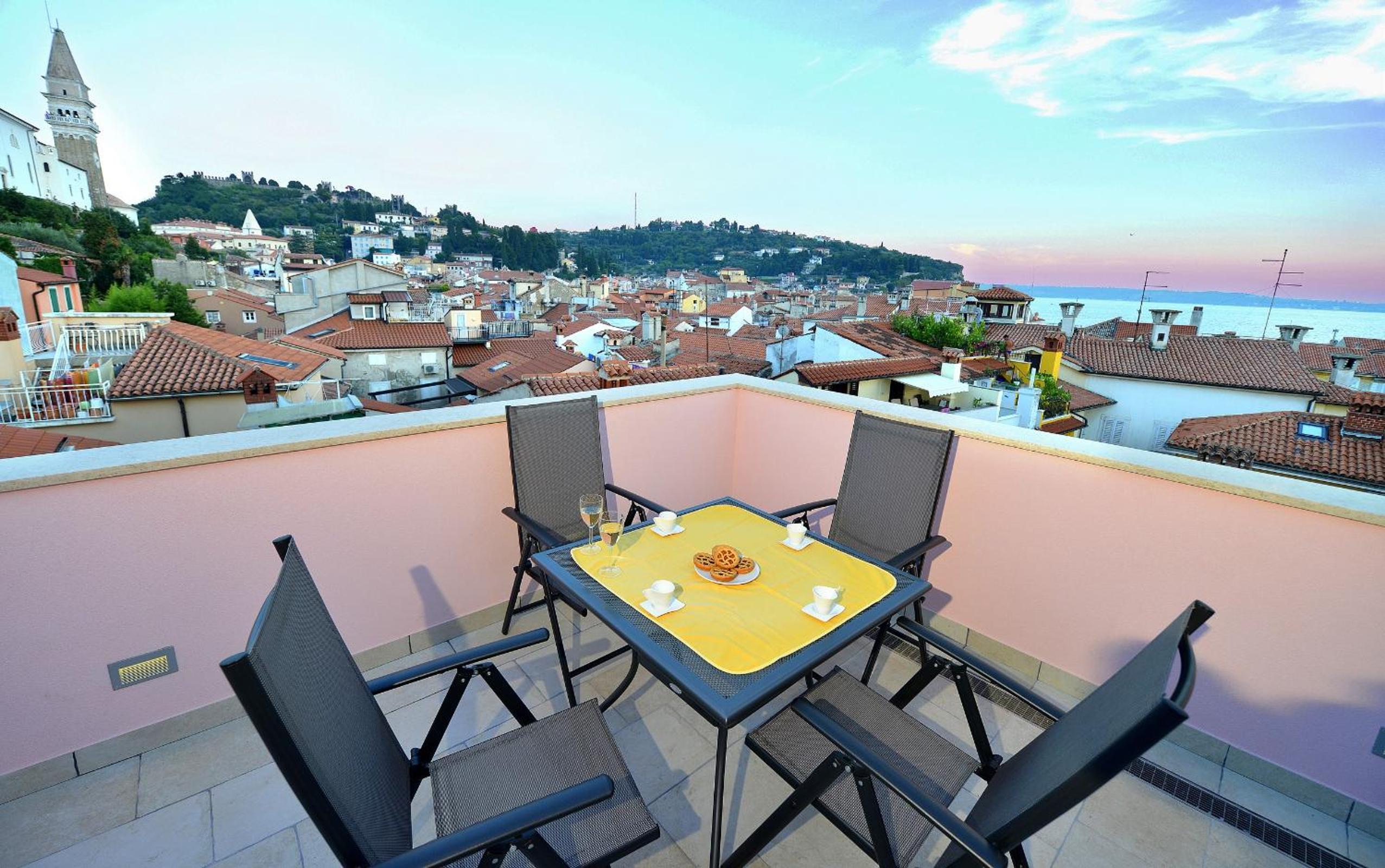 Three-Bedroom Apartment with Sea View and Terrace - Penthouse photo 3