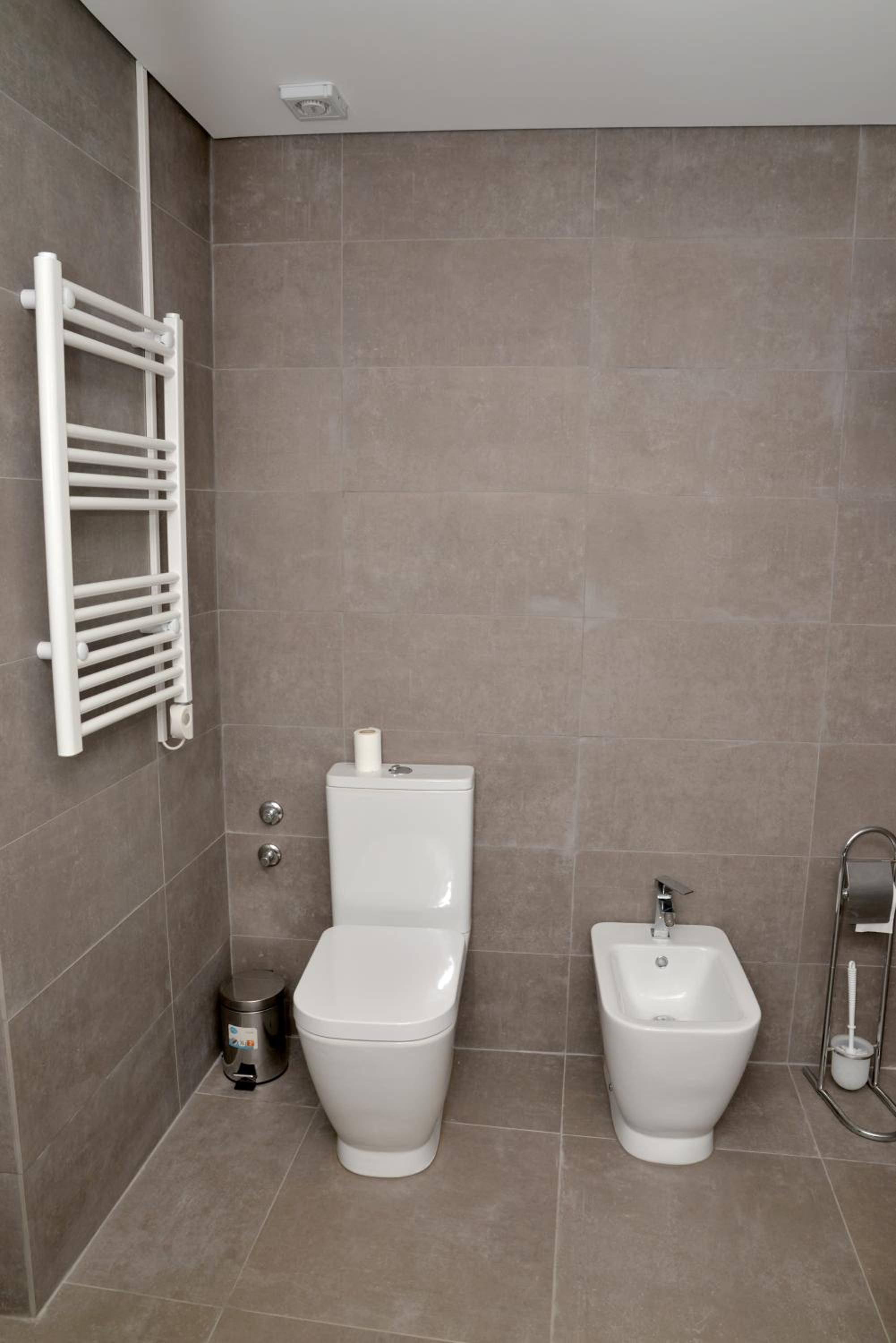 Double Room - Photo 12