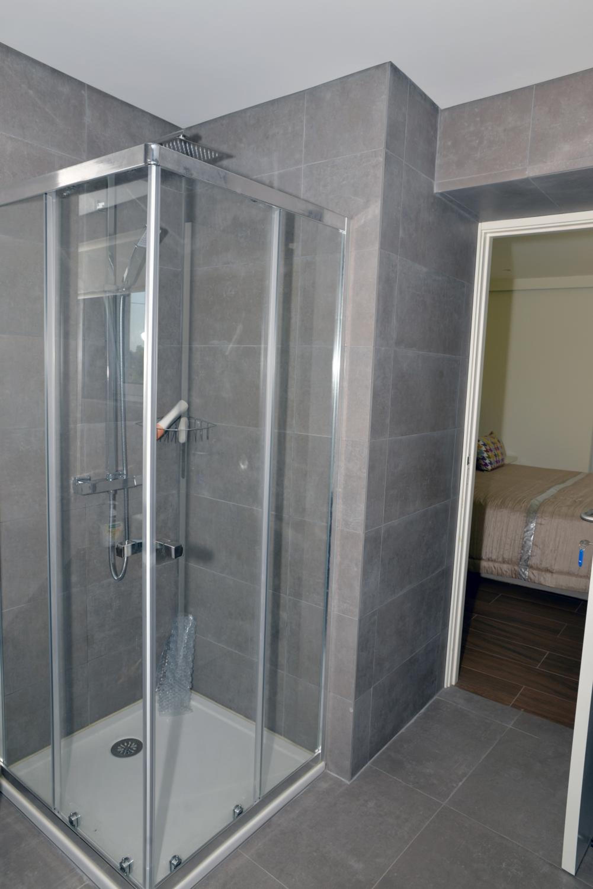 Double Room - Photo 10