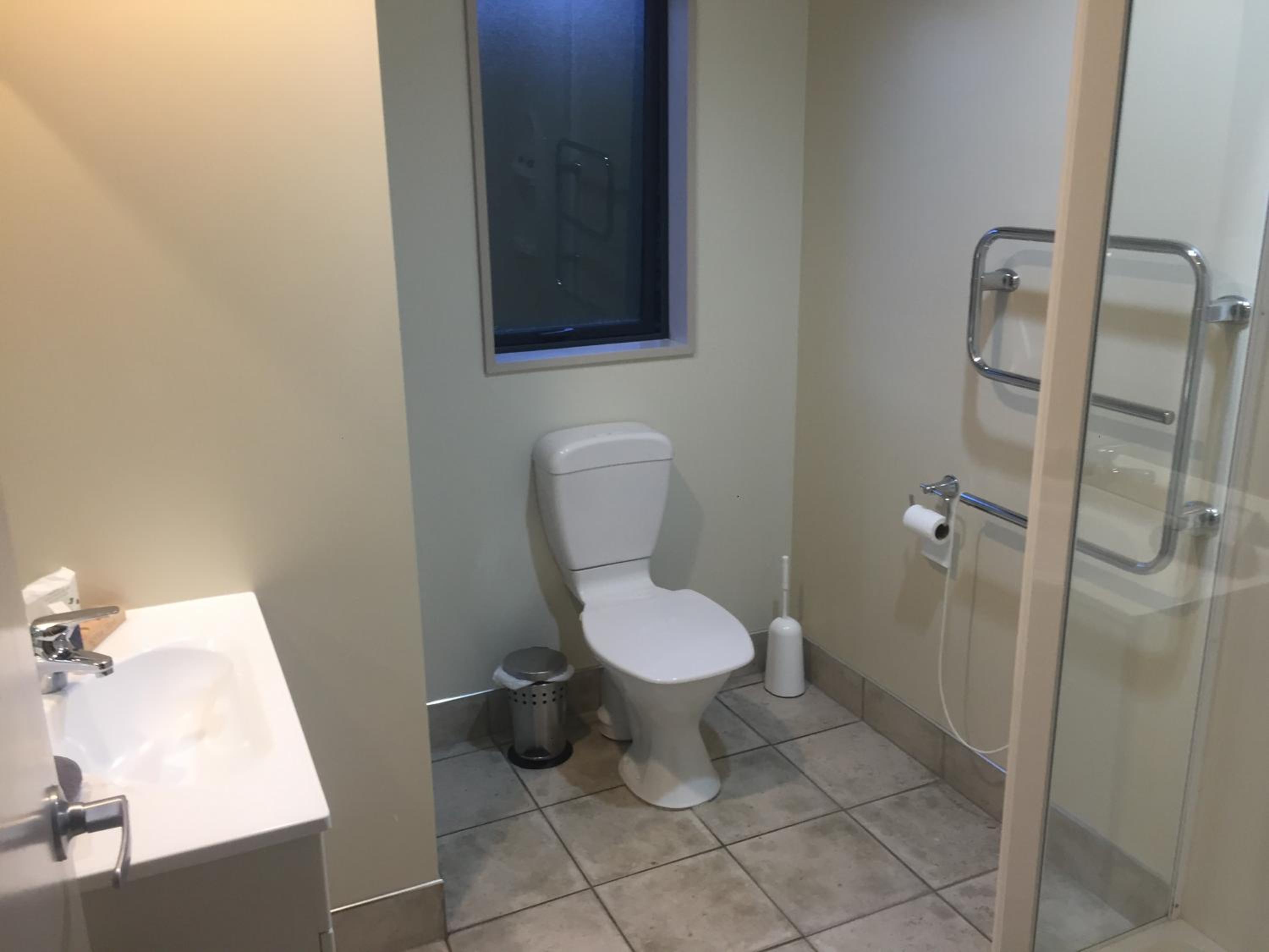 Superior Two bedroom with one bathroom Apartment - Photo 4