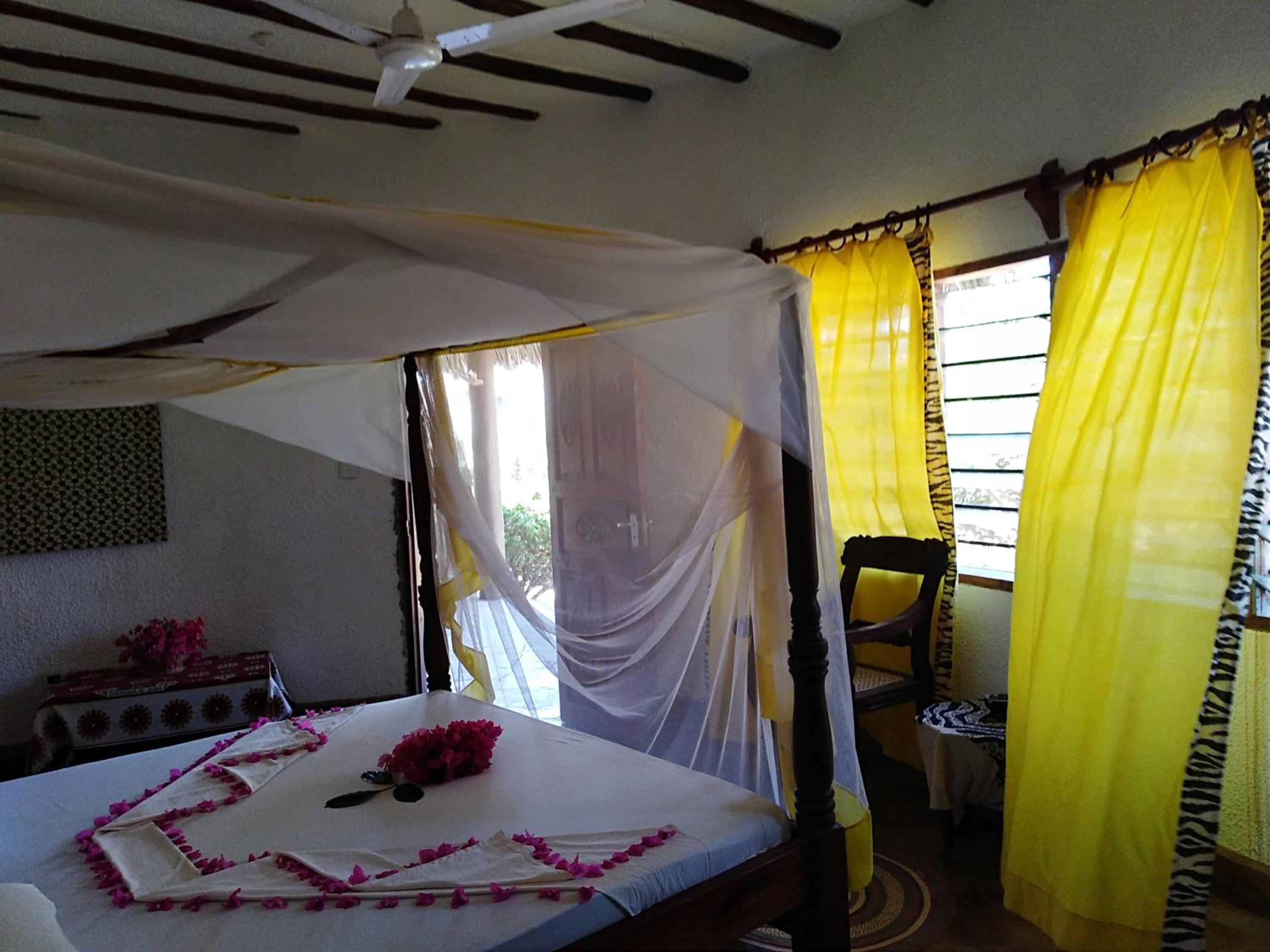 Standard Double Room with Fan photo 2