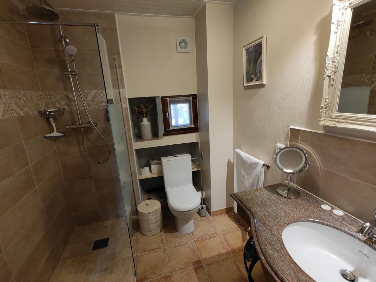 Deluxe Double Room with Shower