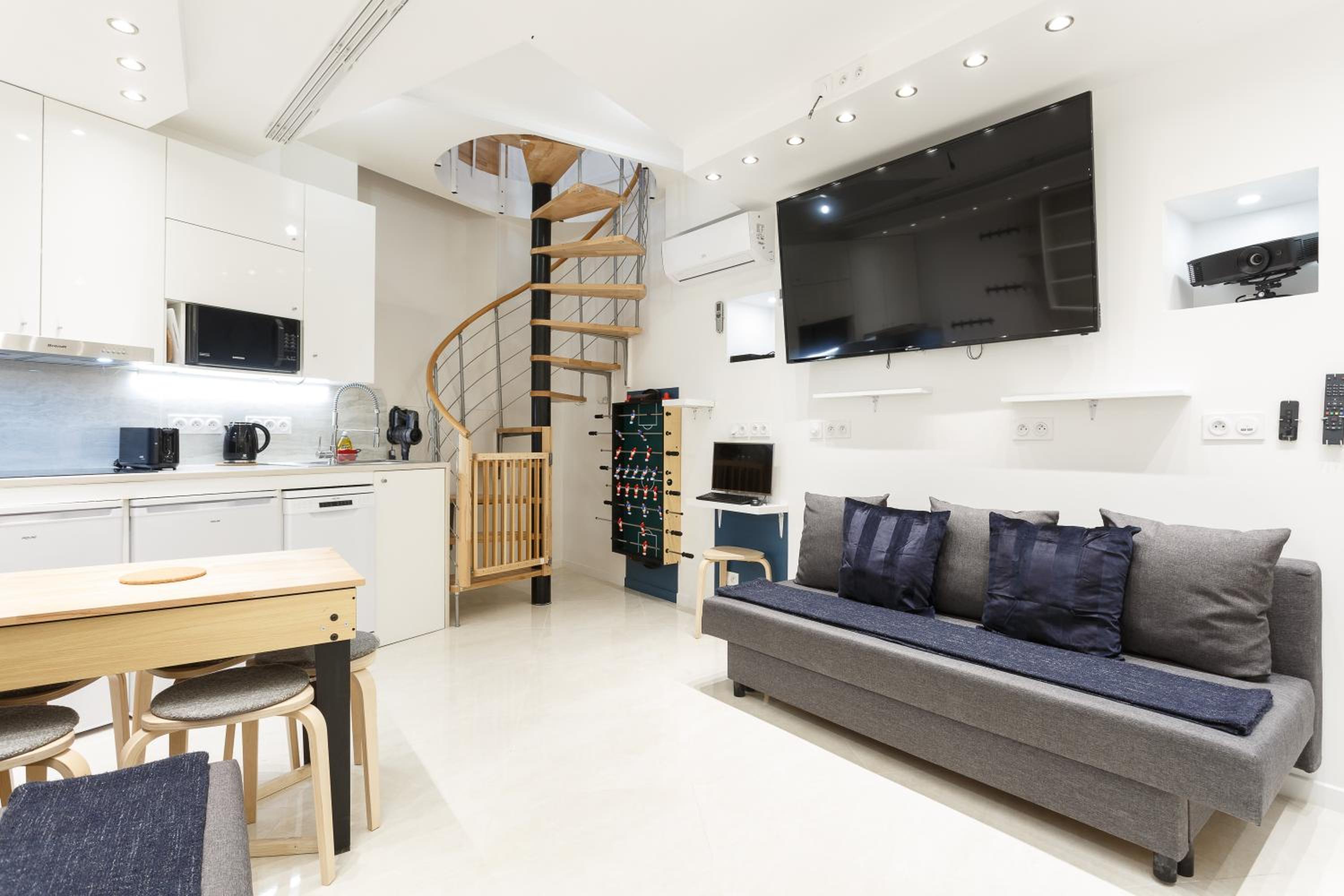 Deluxe Apartment photo 2