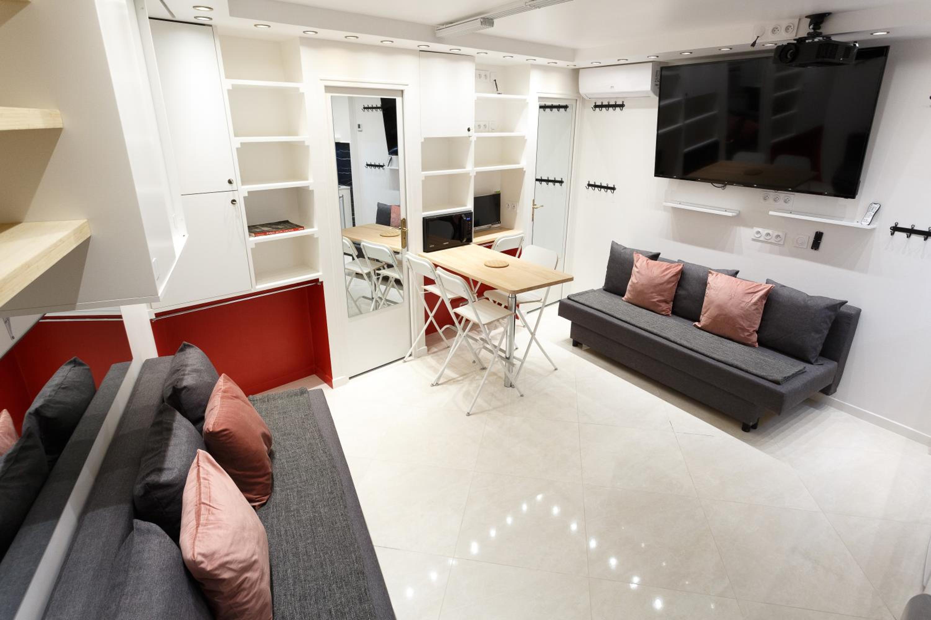 Deluxe Apartment photo 2