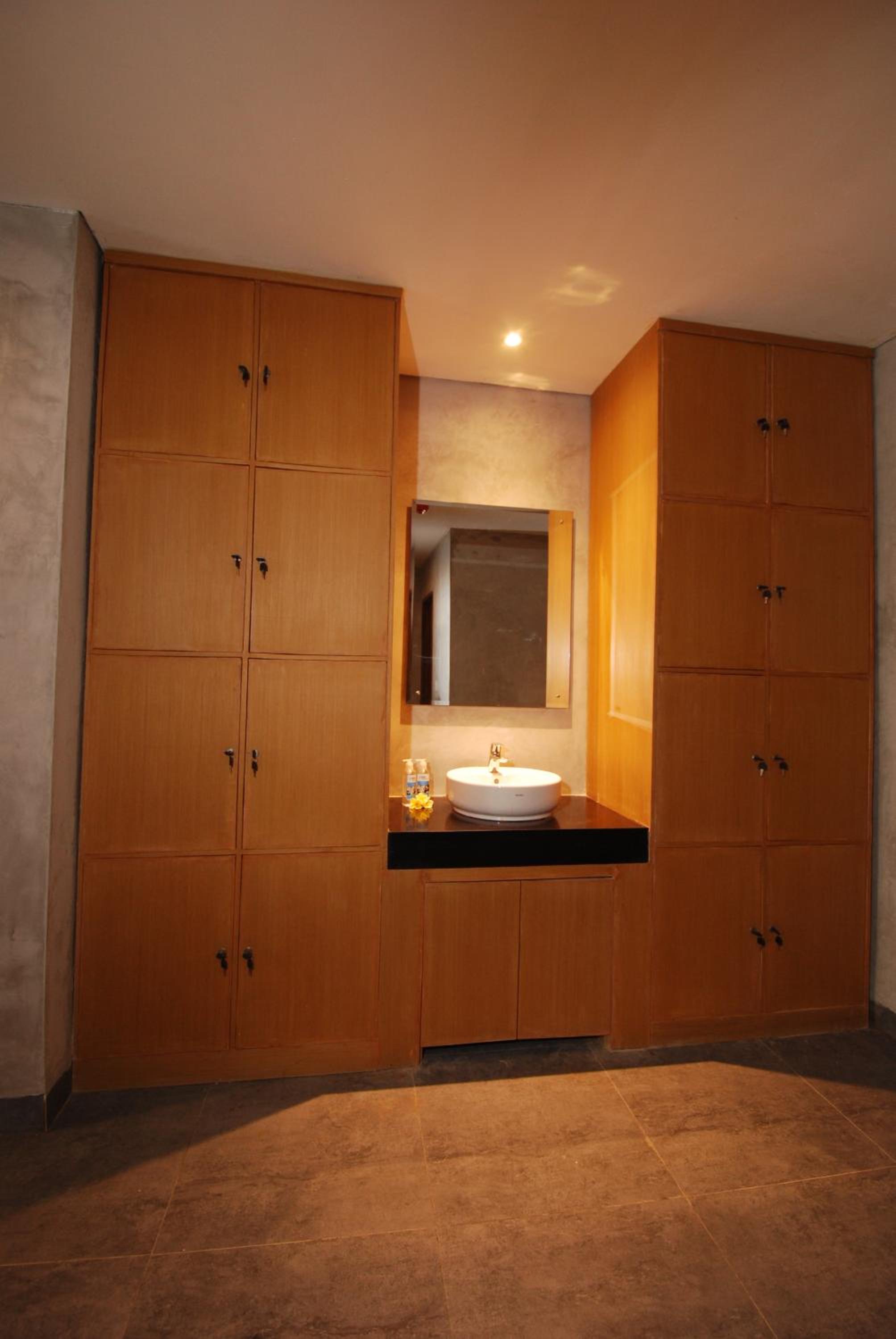 Single Bed in Male Dormitory Room photo 2