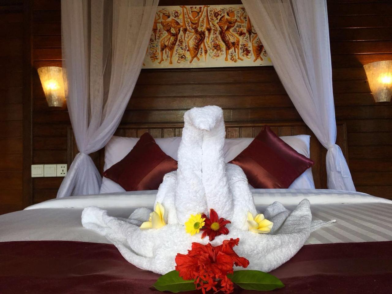 Deluxe Double Room (2 Adults + 1 Child) - Photo 16