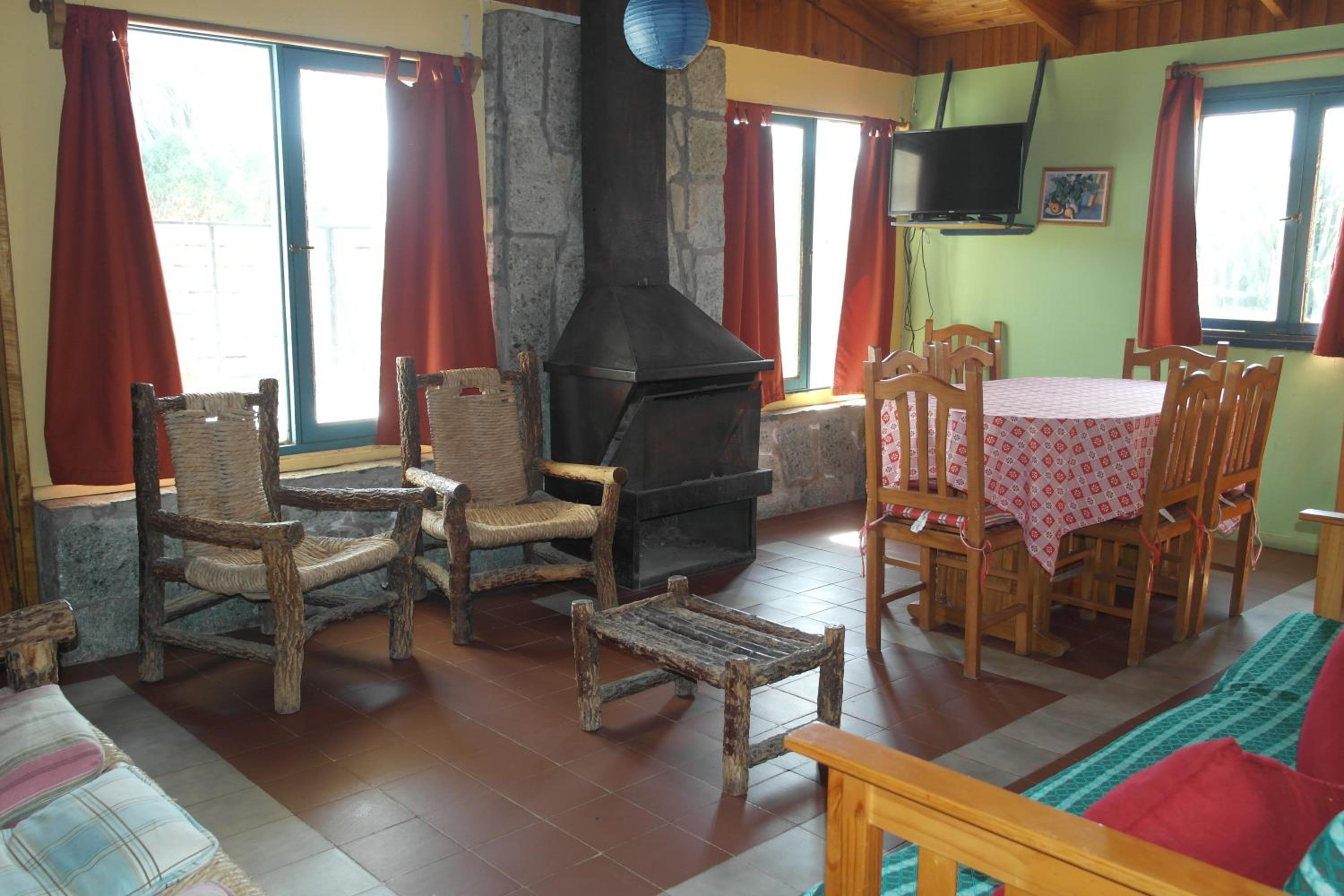Three-Bedroom Bungalow photo 1
