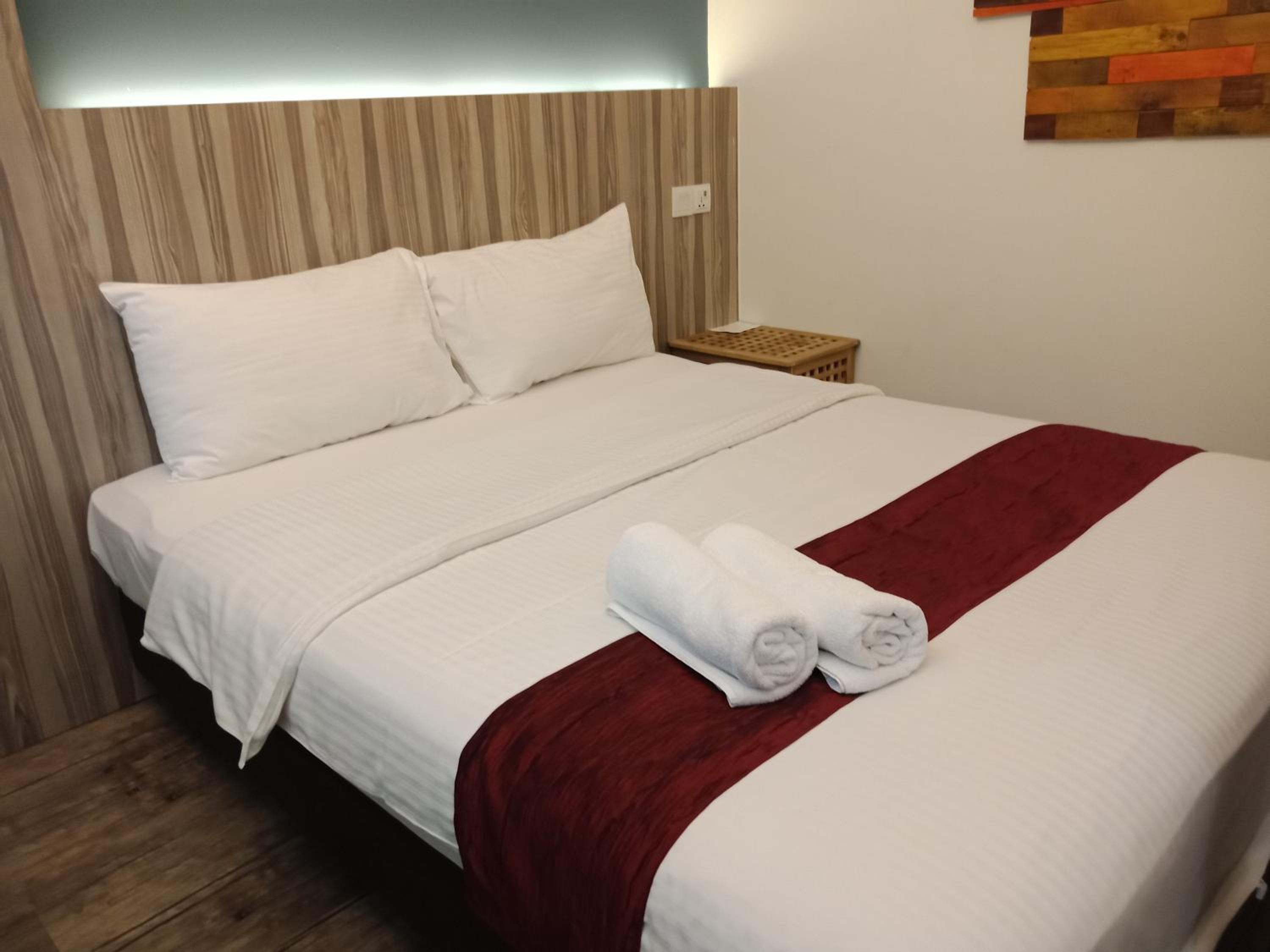 Deluxe Queen Room