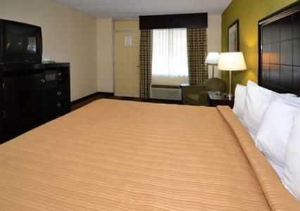 Double Room with Two Double Beds - Smoking - Photo 2