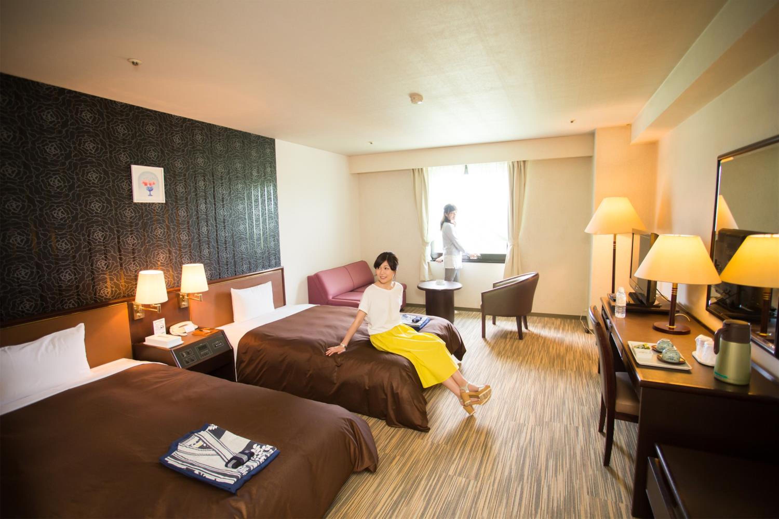 Twin Room - Non-Smoking photo 2