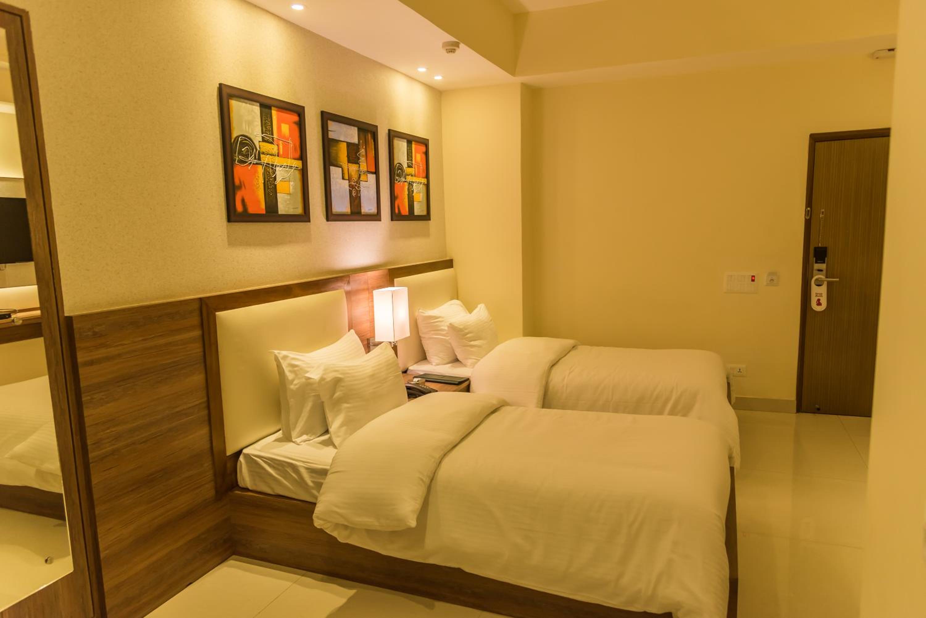 Twin Room Non AC photo 3