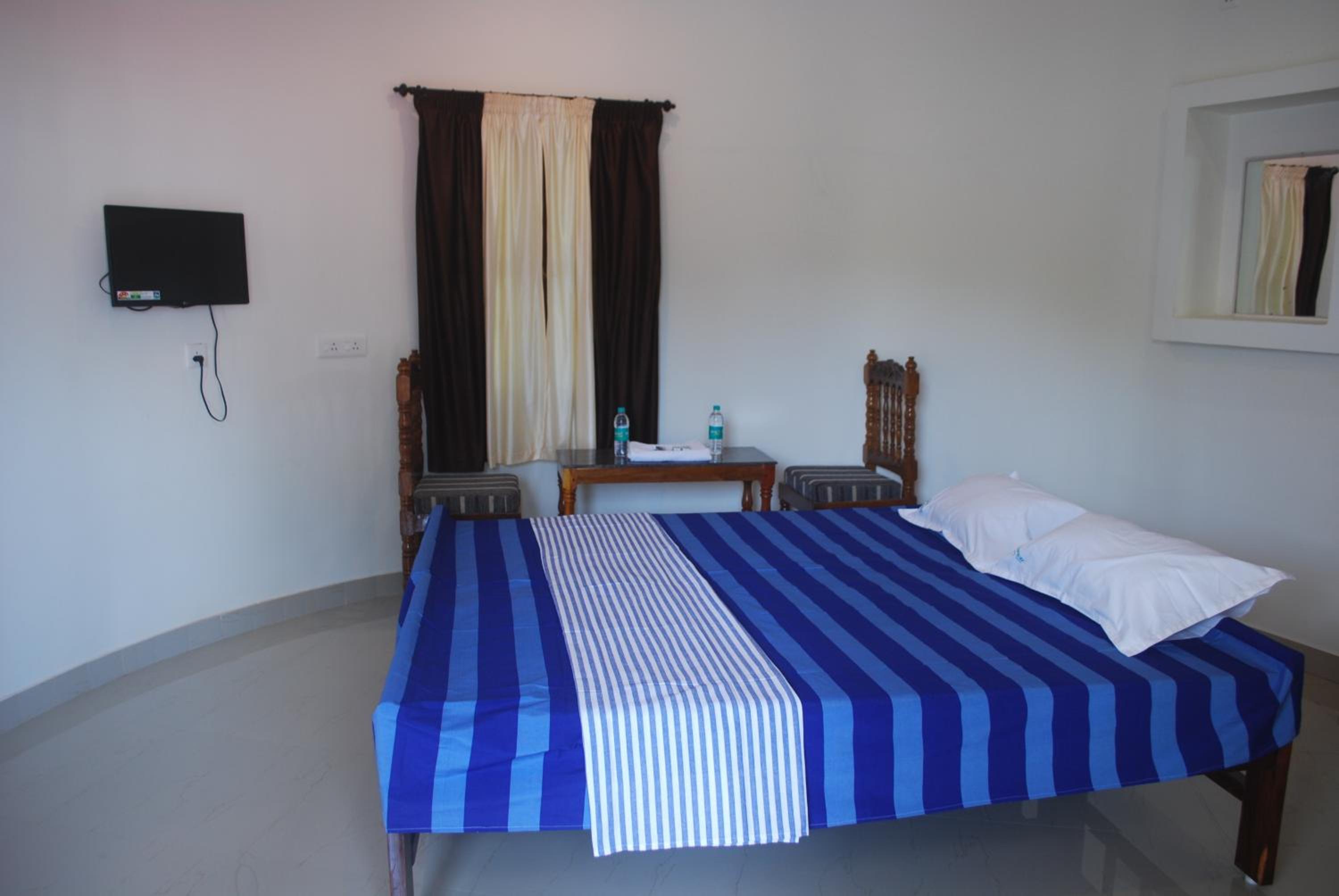 Standard Double Room with Fan photo 3