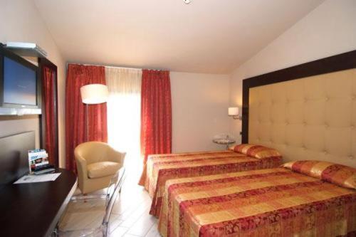 Twin Room - Photo 1