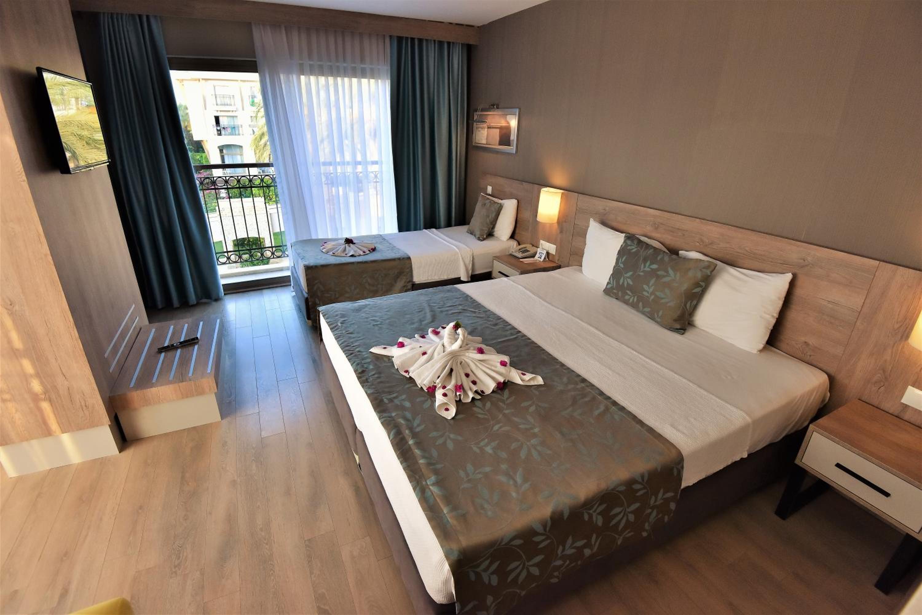 Familiensuite mit Balkon