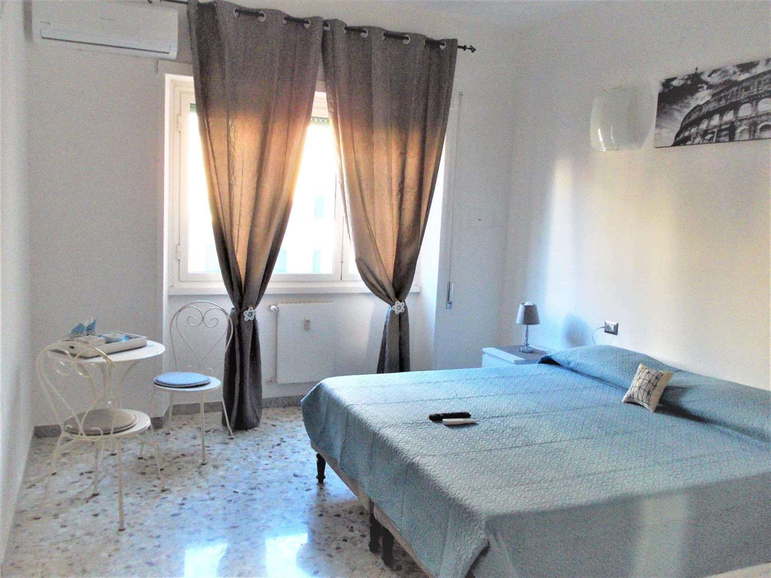 Large Double Or Twin Room photo 2