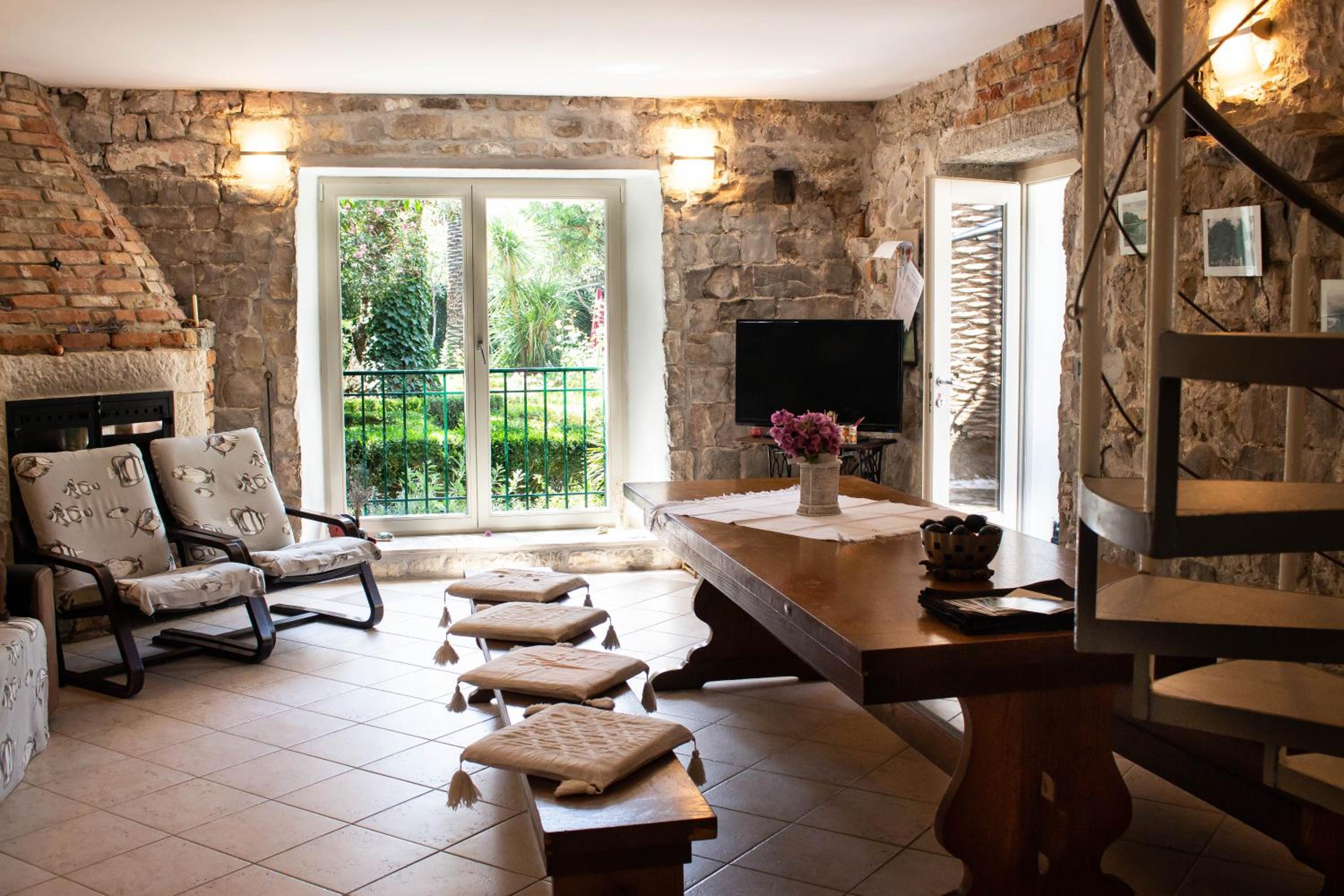 Villa with Garden View