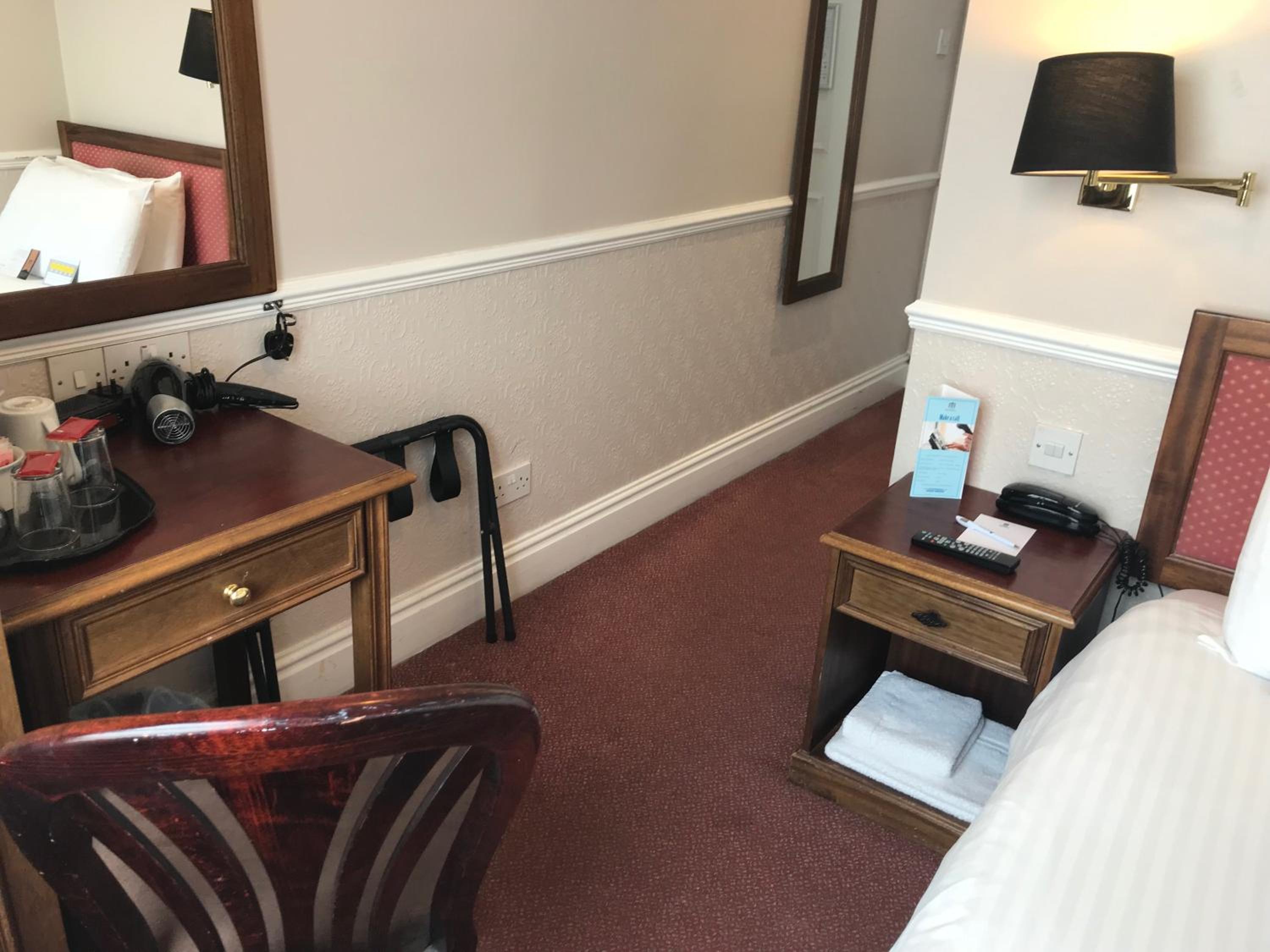 Single Room - Non-Smoking photo 3