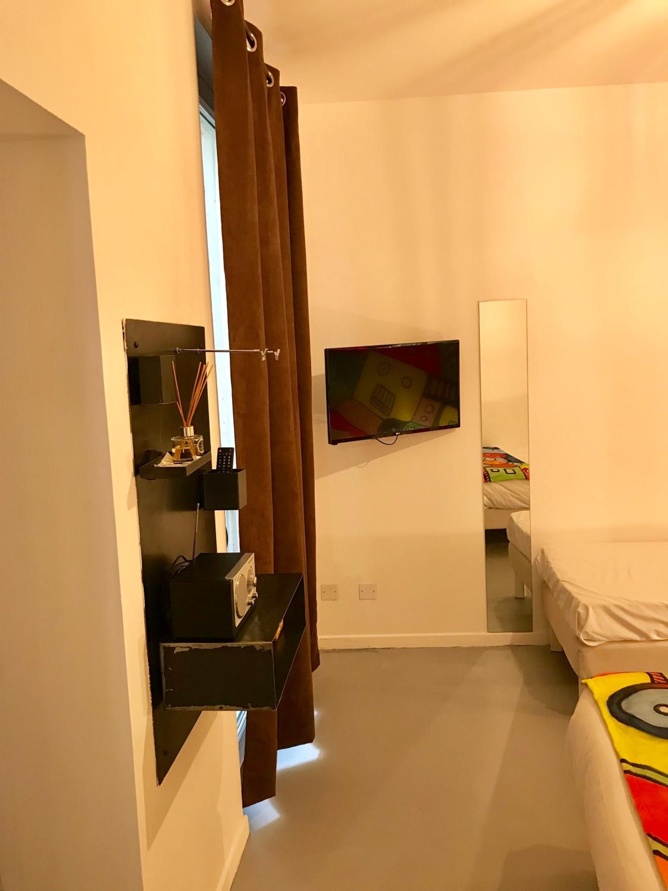 Apartment with Shower