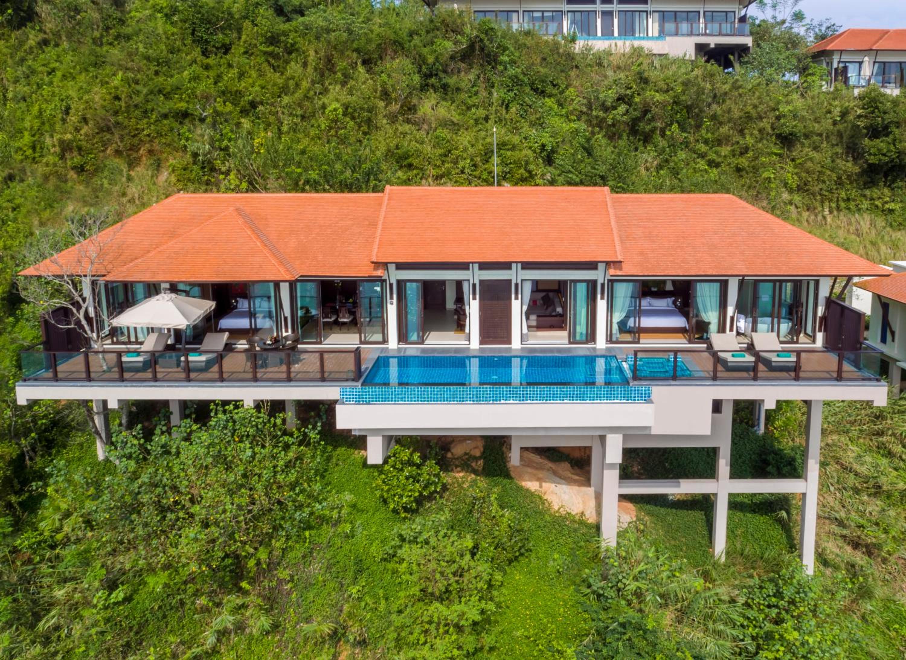 Three-Bedroom Hillside Pool Villa with Ocean View  - Photo 16