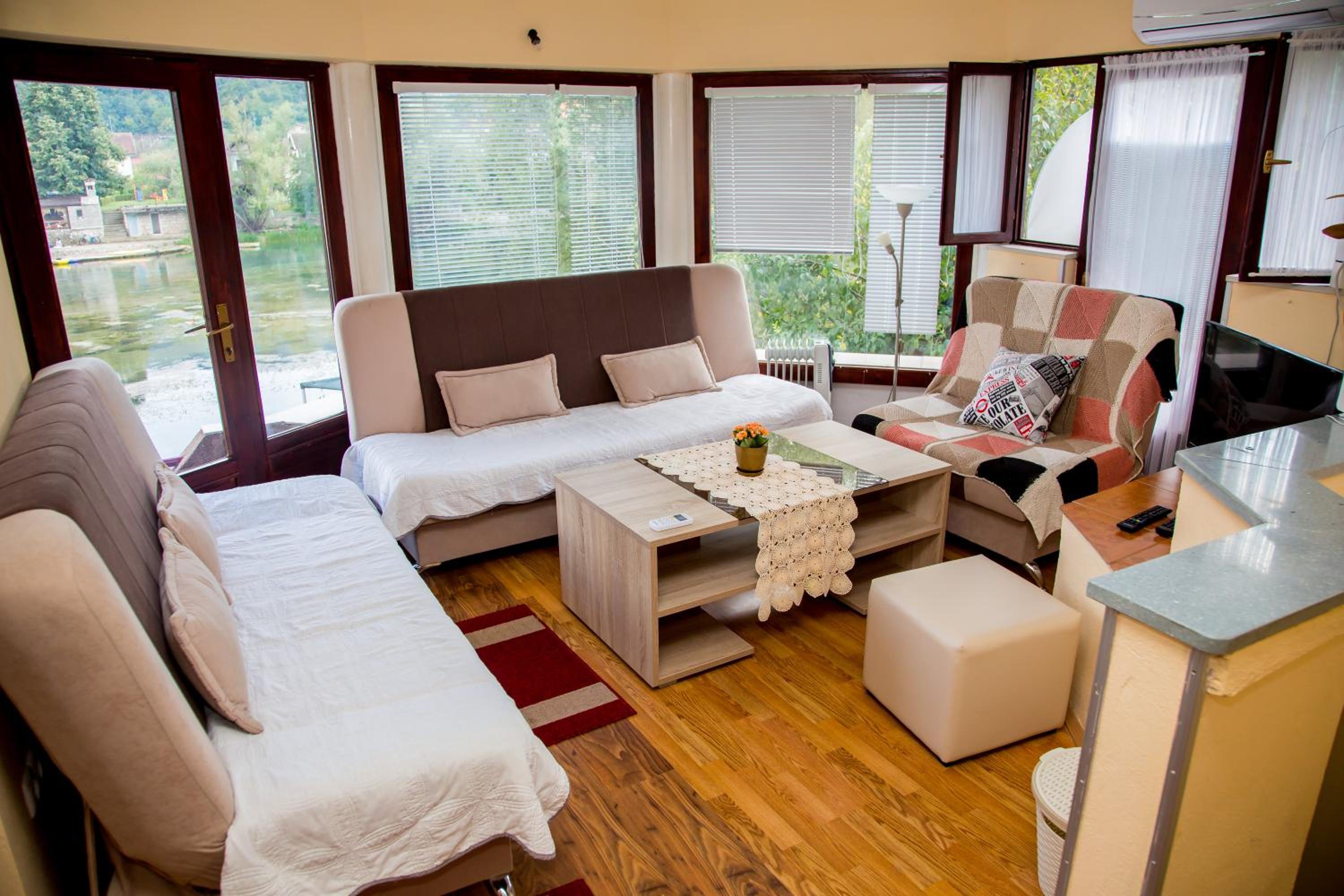 Three-Bedroom Townhouse photo 1